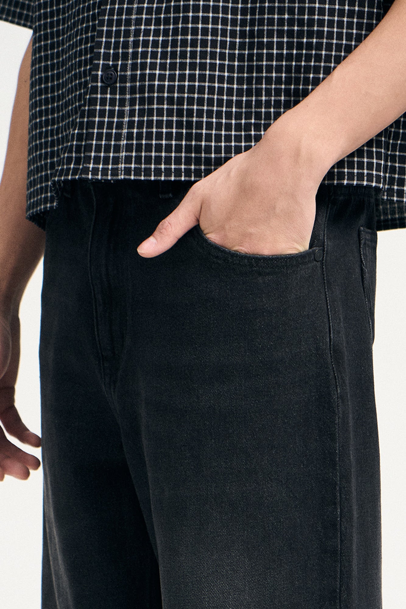 988163-Black (2).jpg