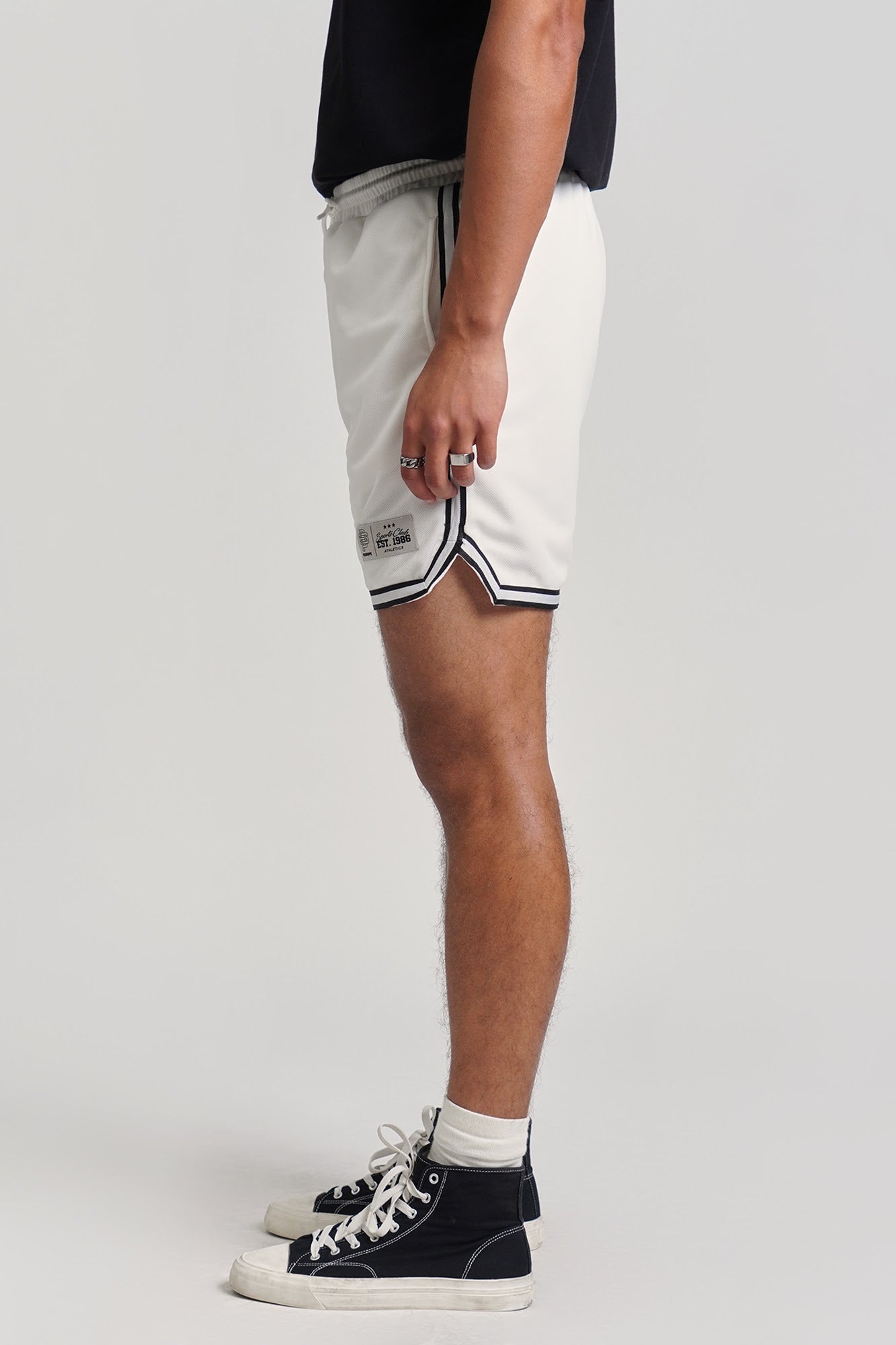 988379-Off White (2).jpg