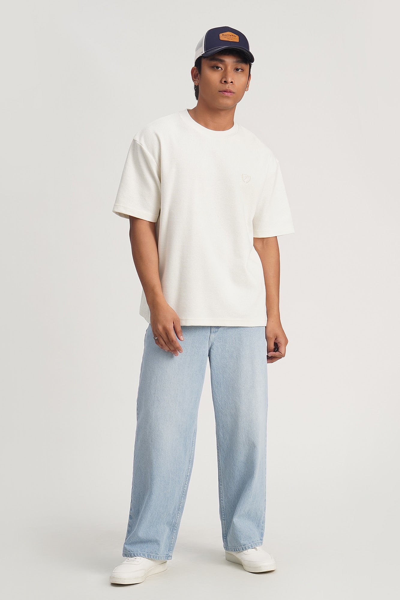 988749-Off White (1).jpg