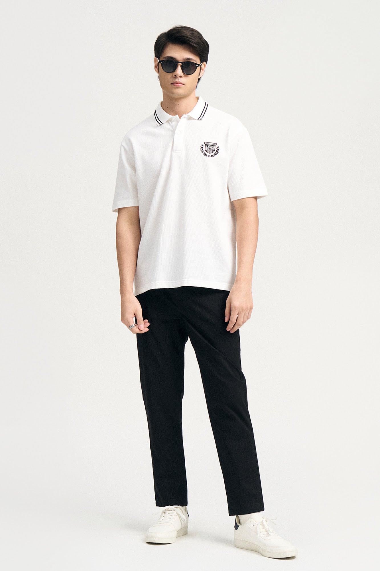 988910-Off White (1).jpg