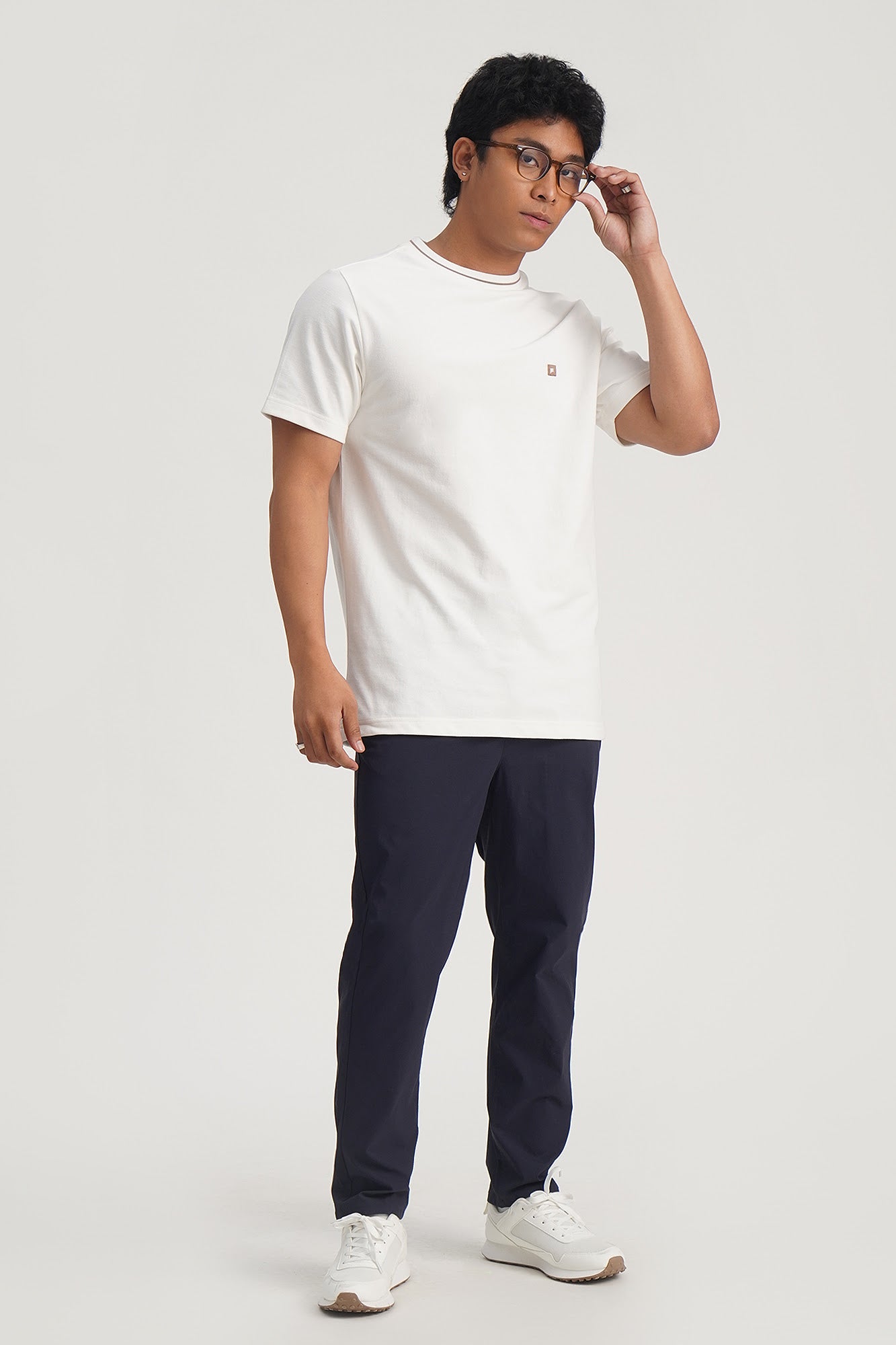 988955-Eggshell White (1).jpg