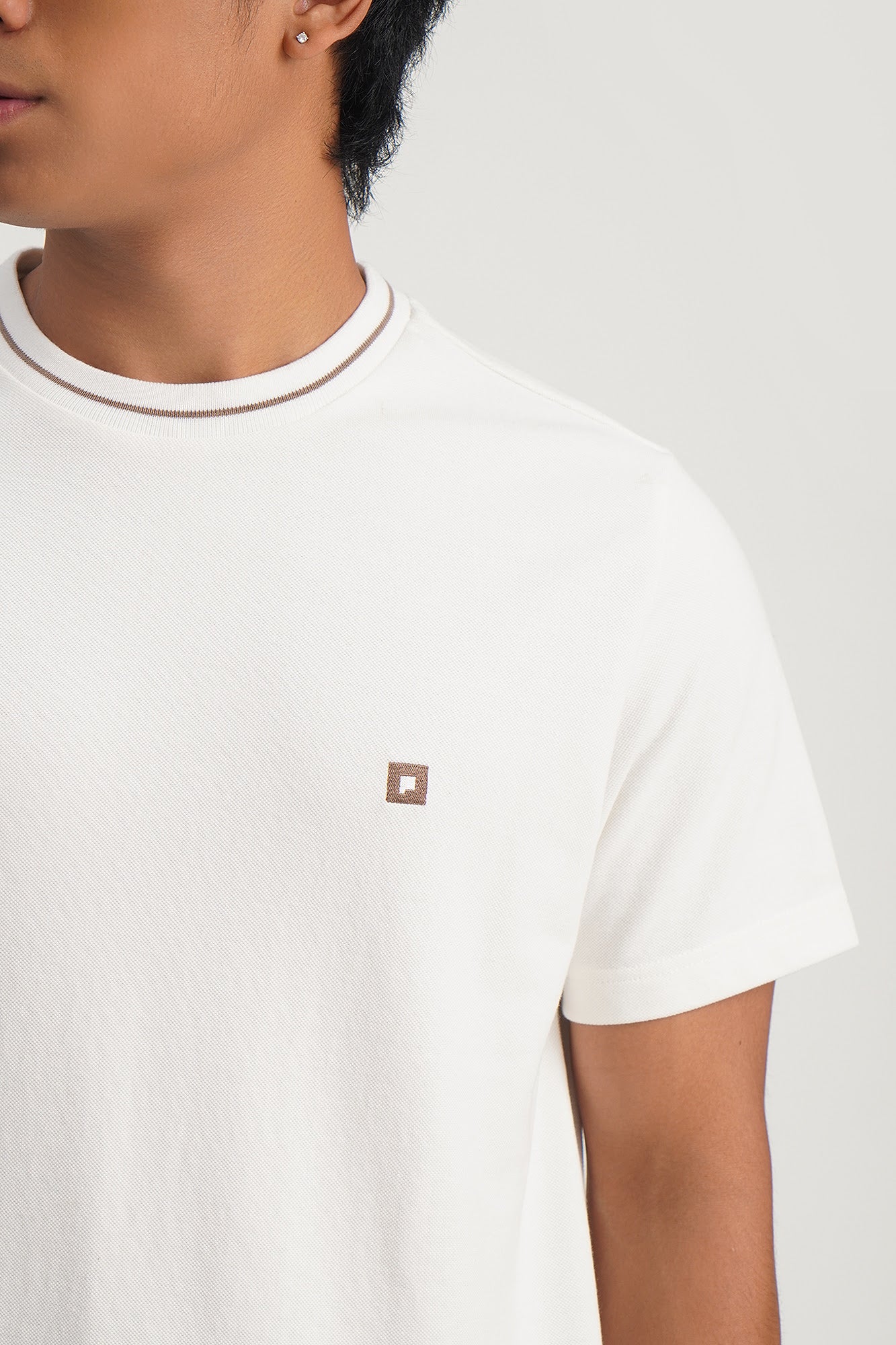 988955-Eggshell White (3).jpg