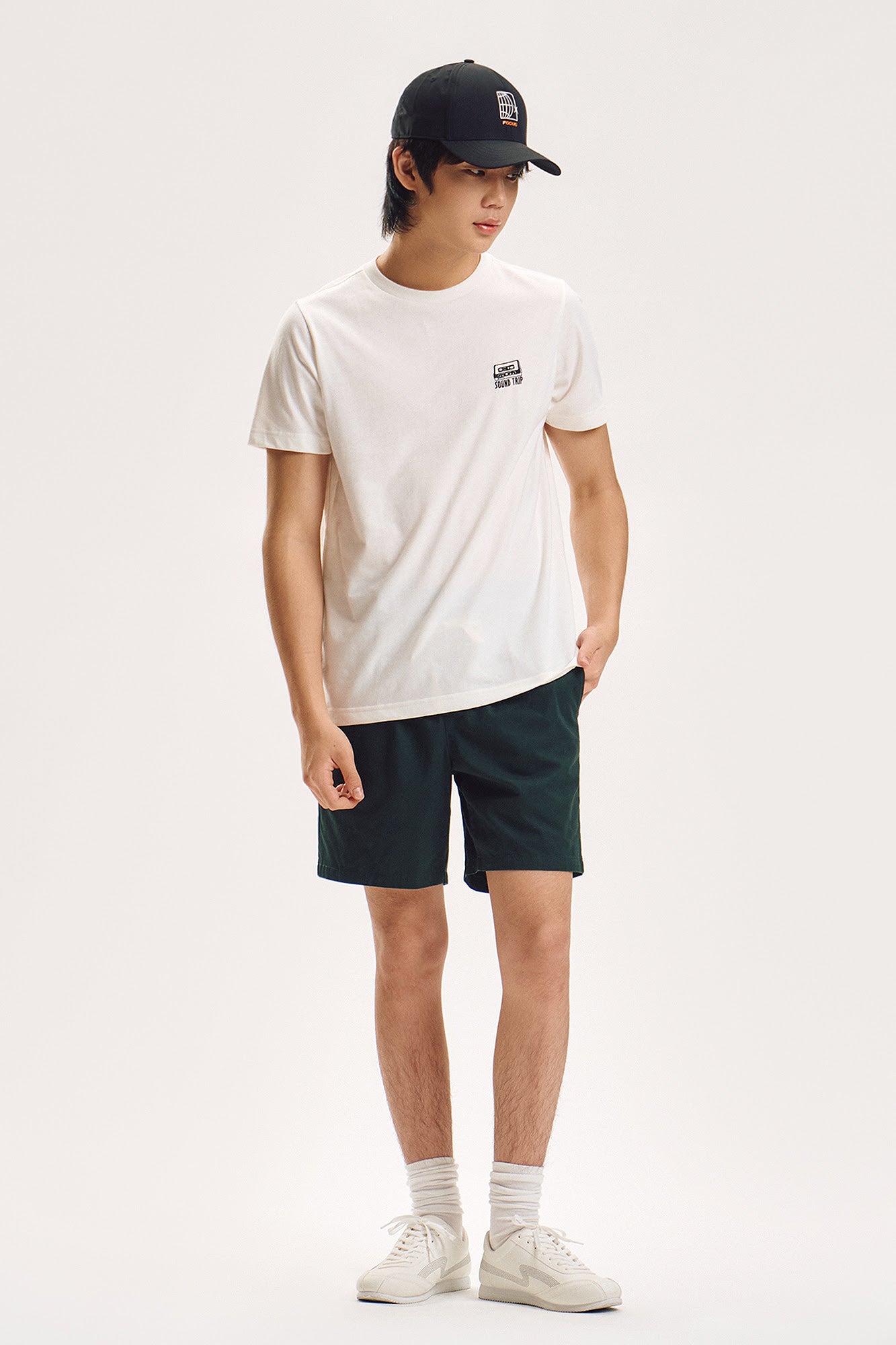 989423-Off White (1).jpg