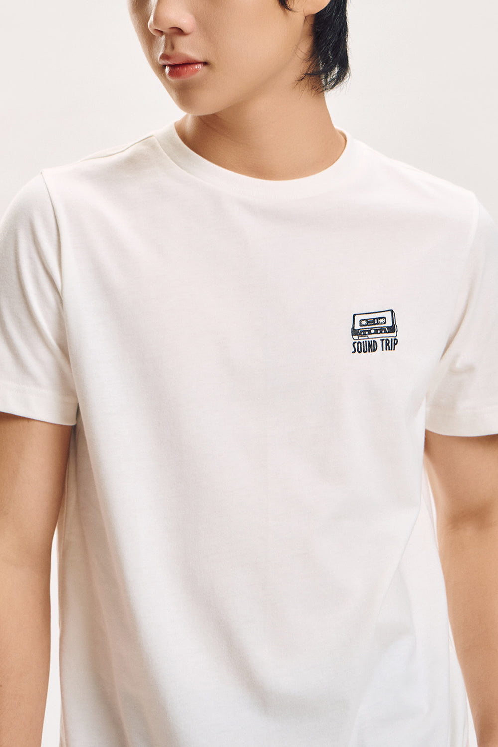 989423-Off White (2).jpg