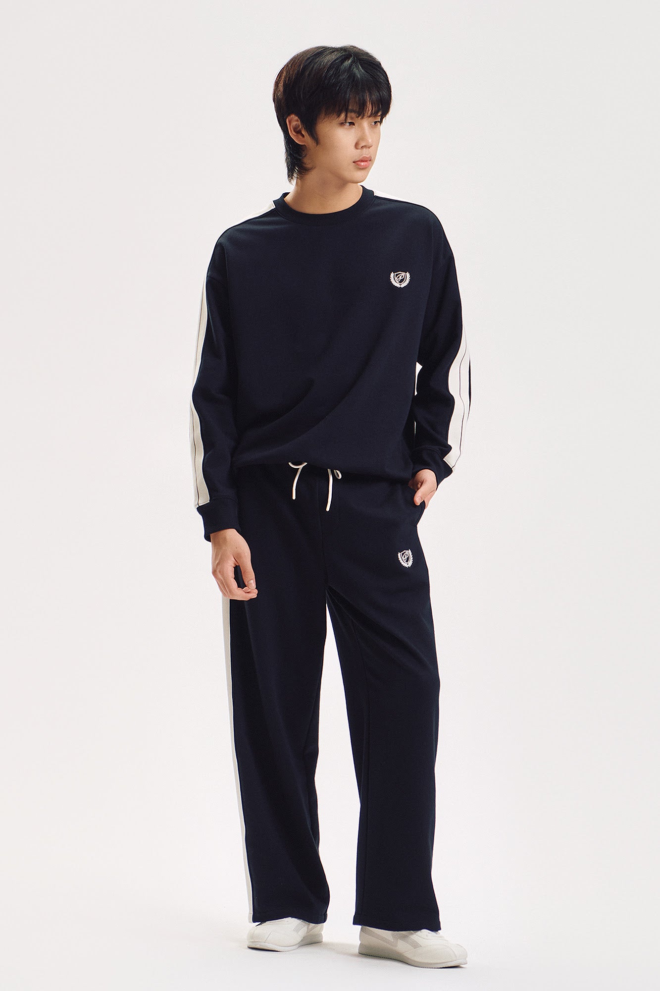 989531-Black (1).jpg