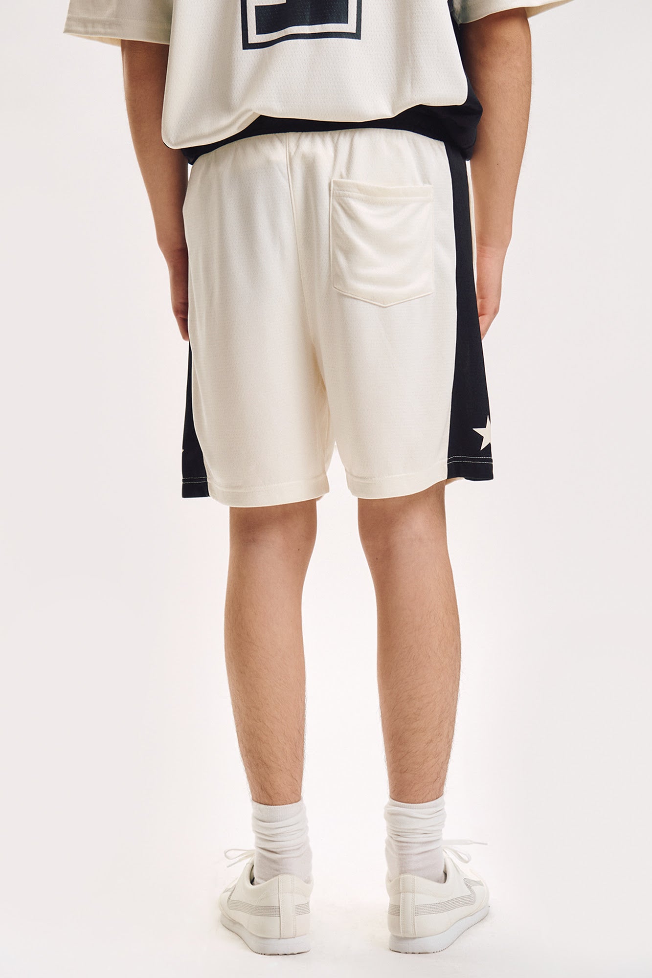 990094-Off White (3).jpg