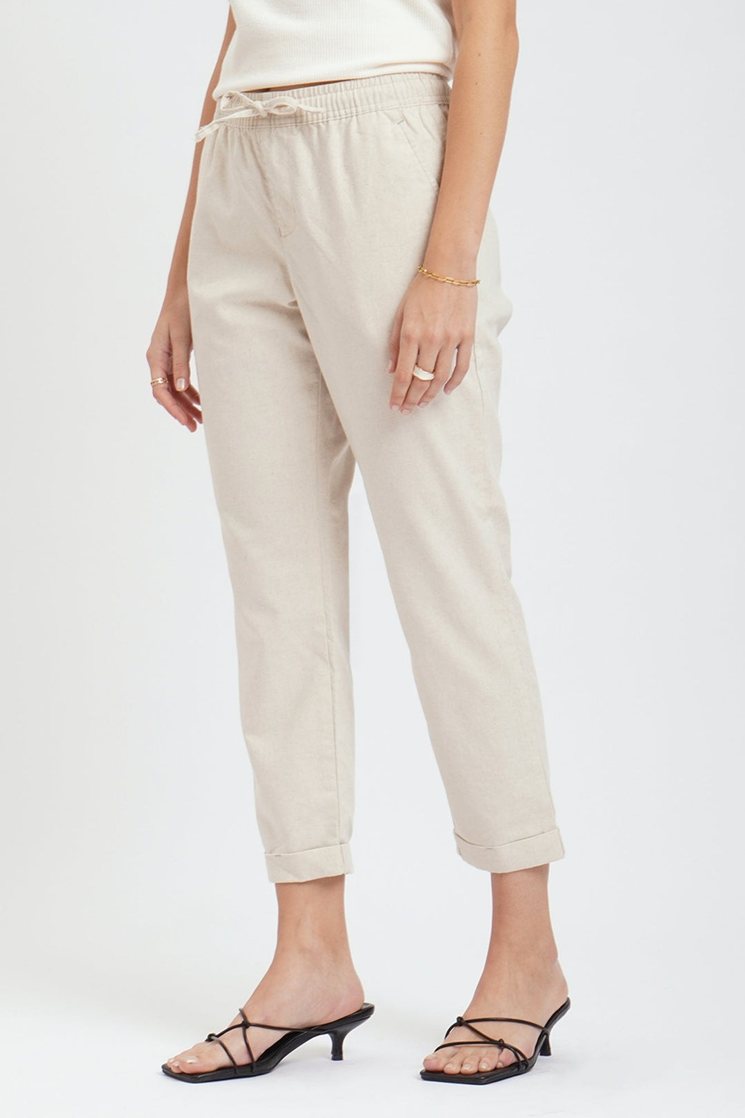 Chic Fit Linen Pull-On Pants