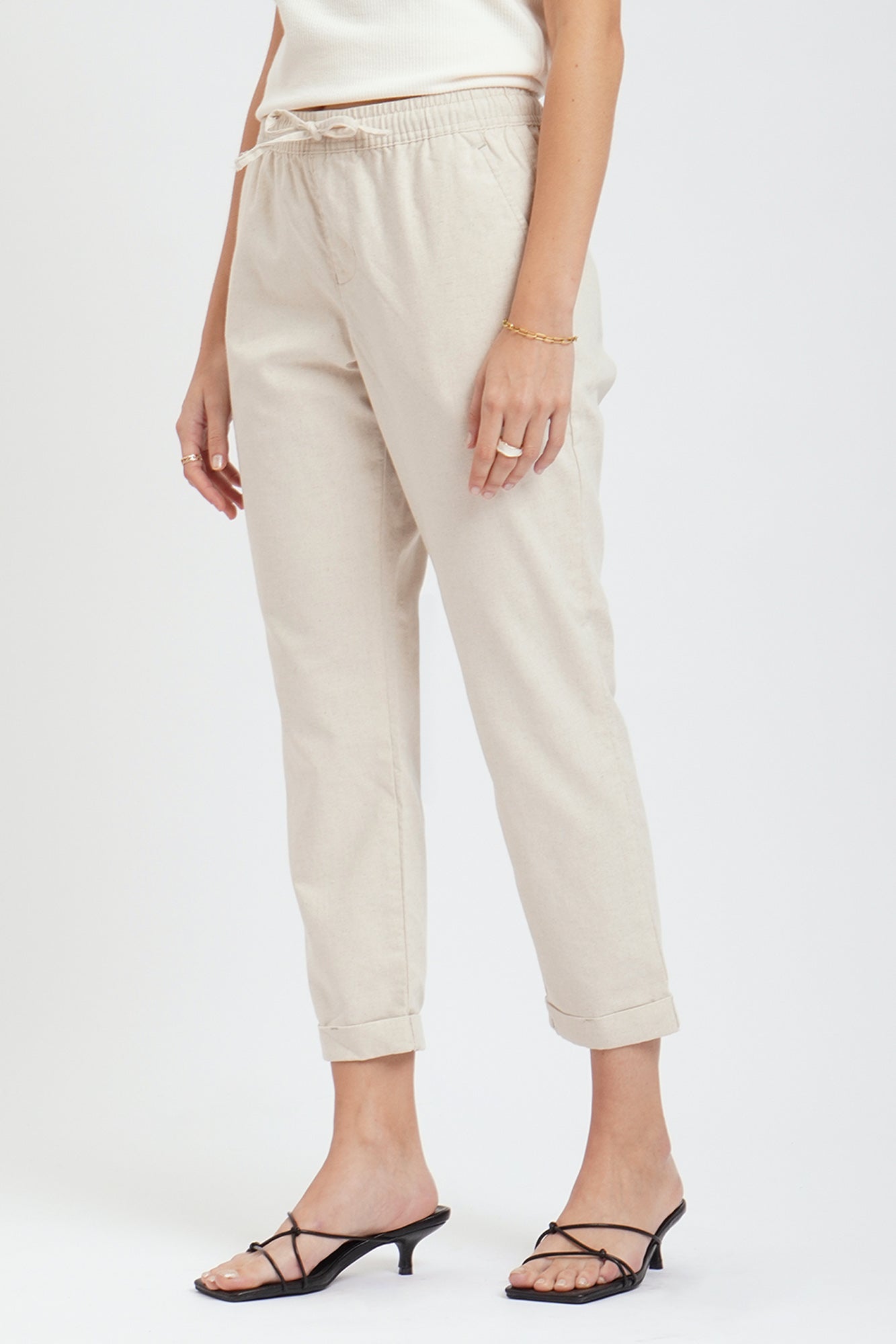 Chic Fit Linen Pull-On Pants