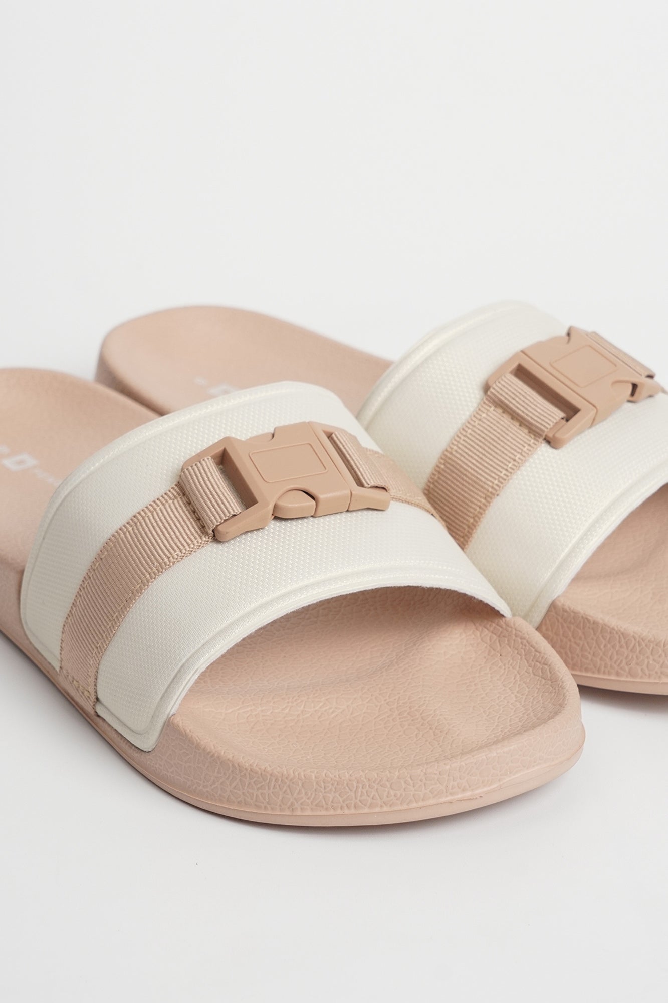 982378-Blush (3).jpg