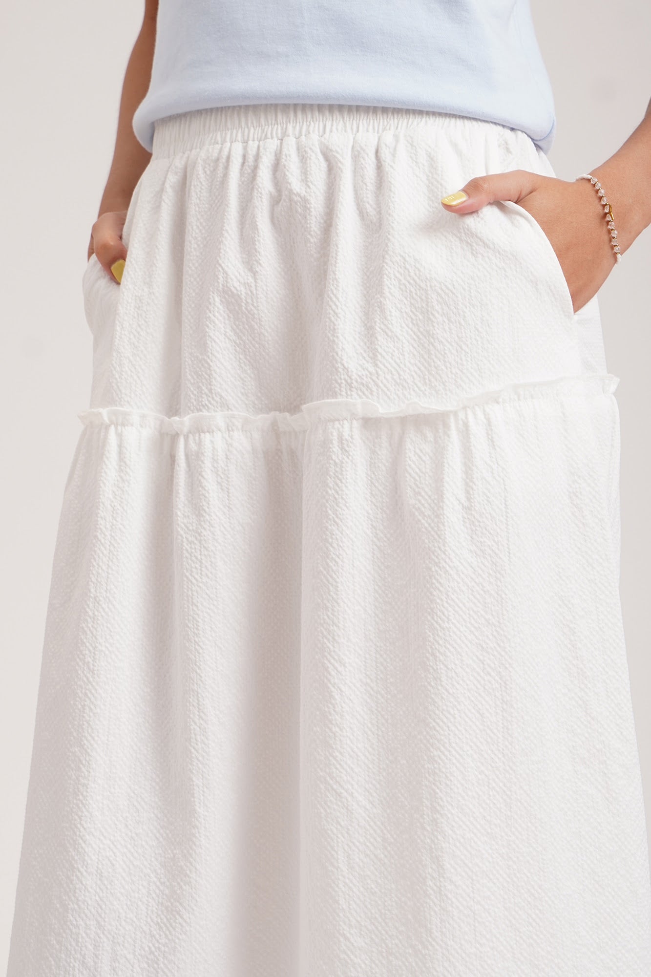 985812-Off White (1).jpg