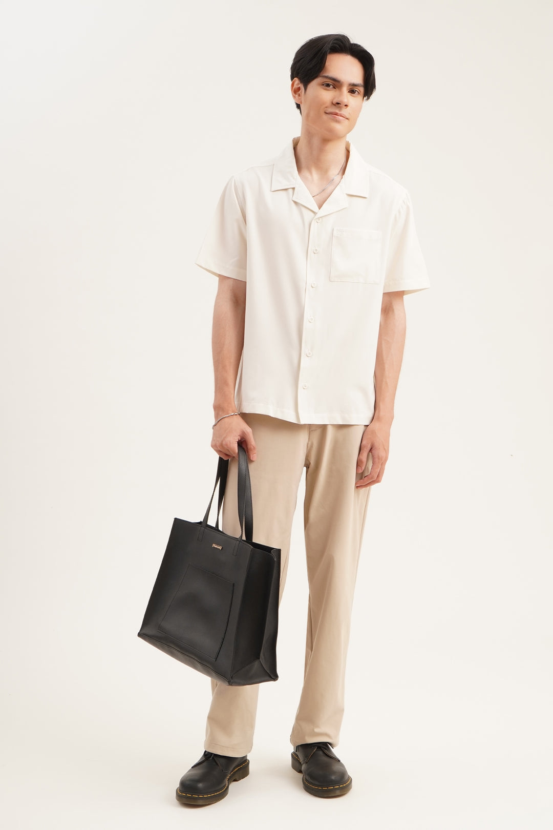 985898-Off White (1).jpg