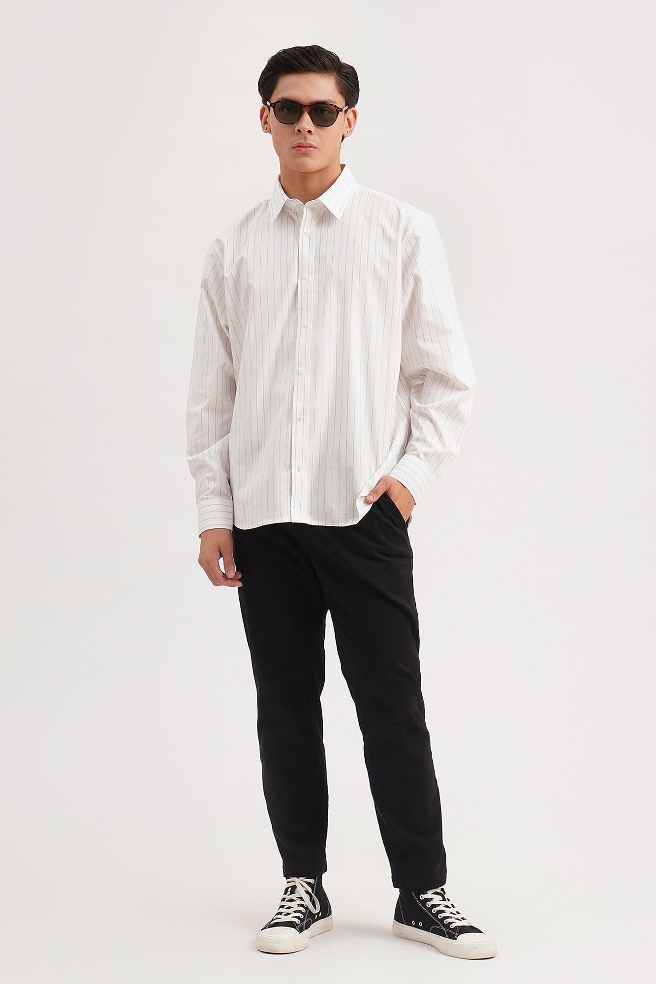 986163-Off White (1).jpg