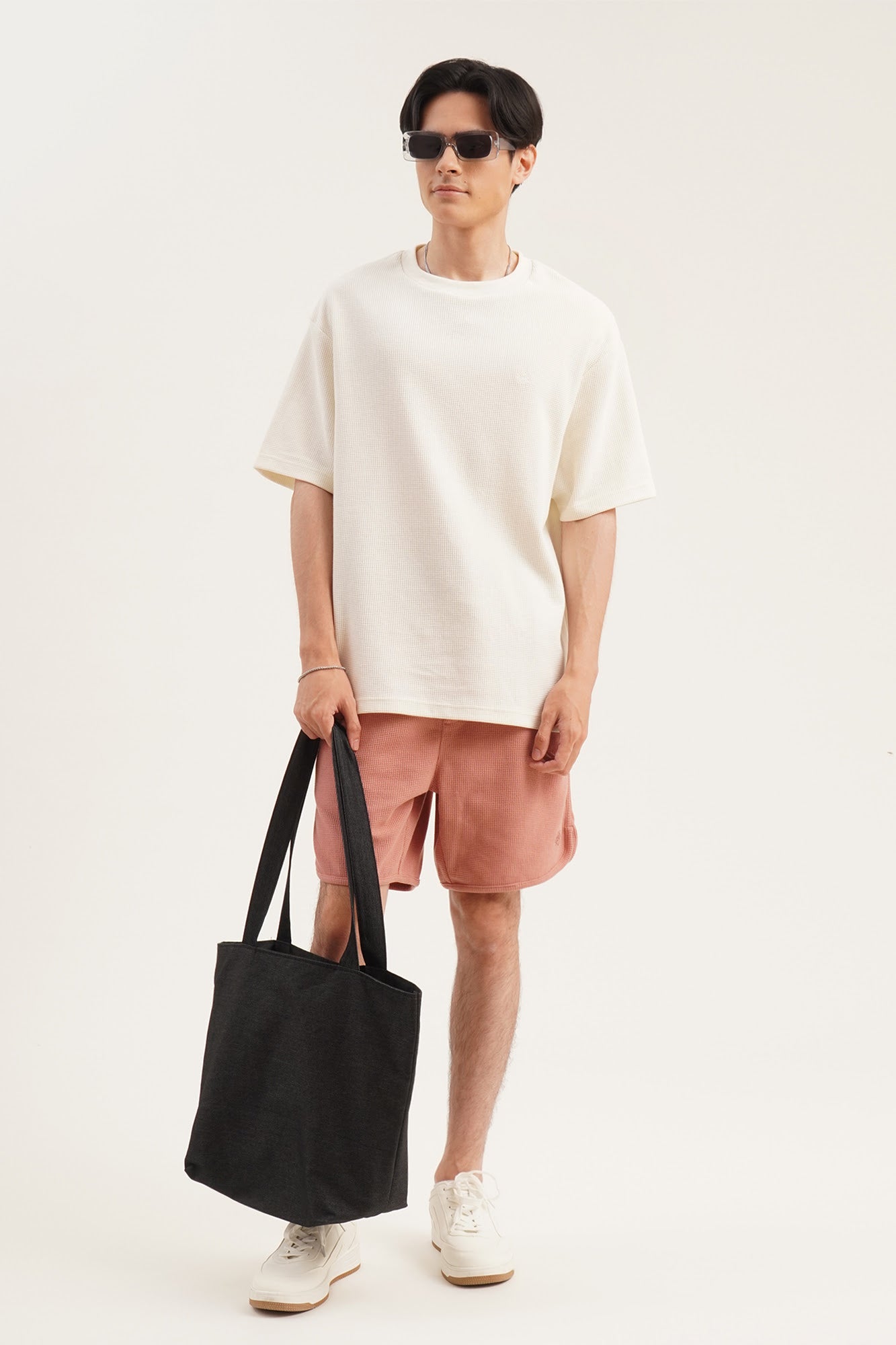 987044-Off White (1).jpg