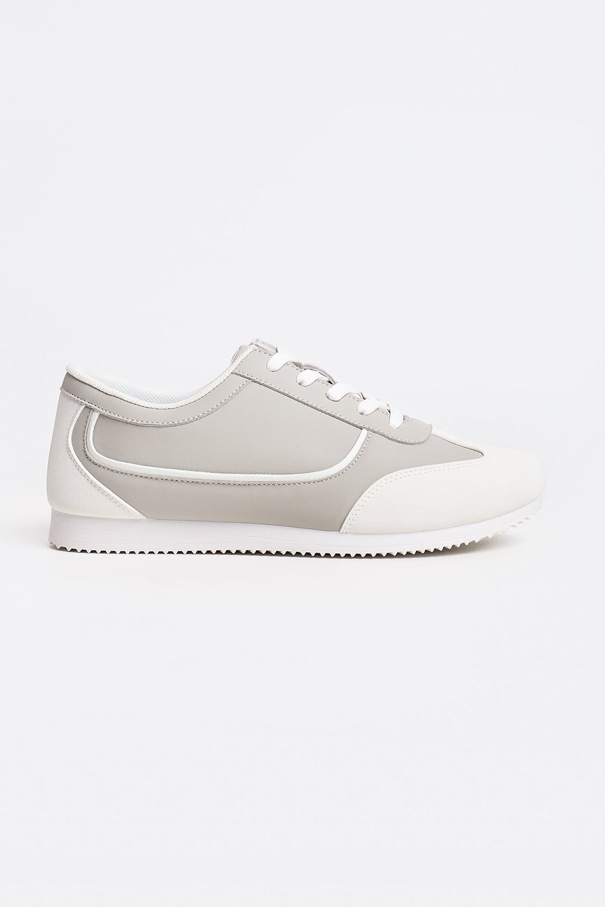 Women's Leather Sneakers with Contrasting Outline
