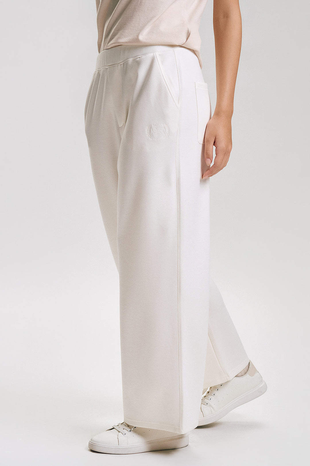987588-Off White (3).jpg