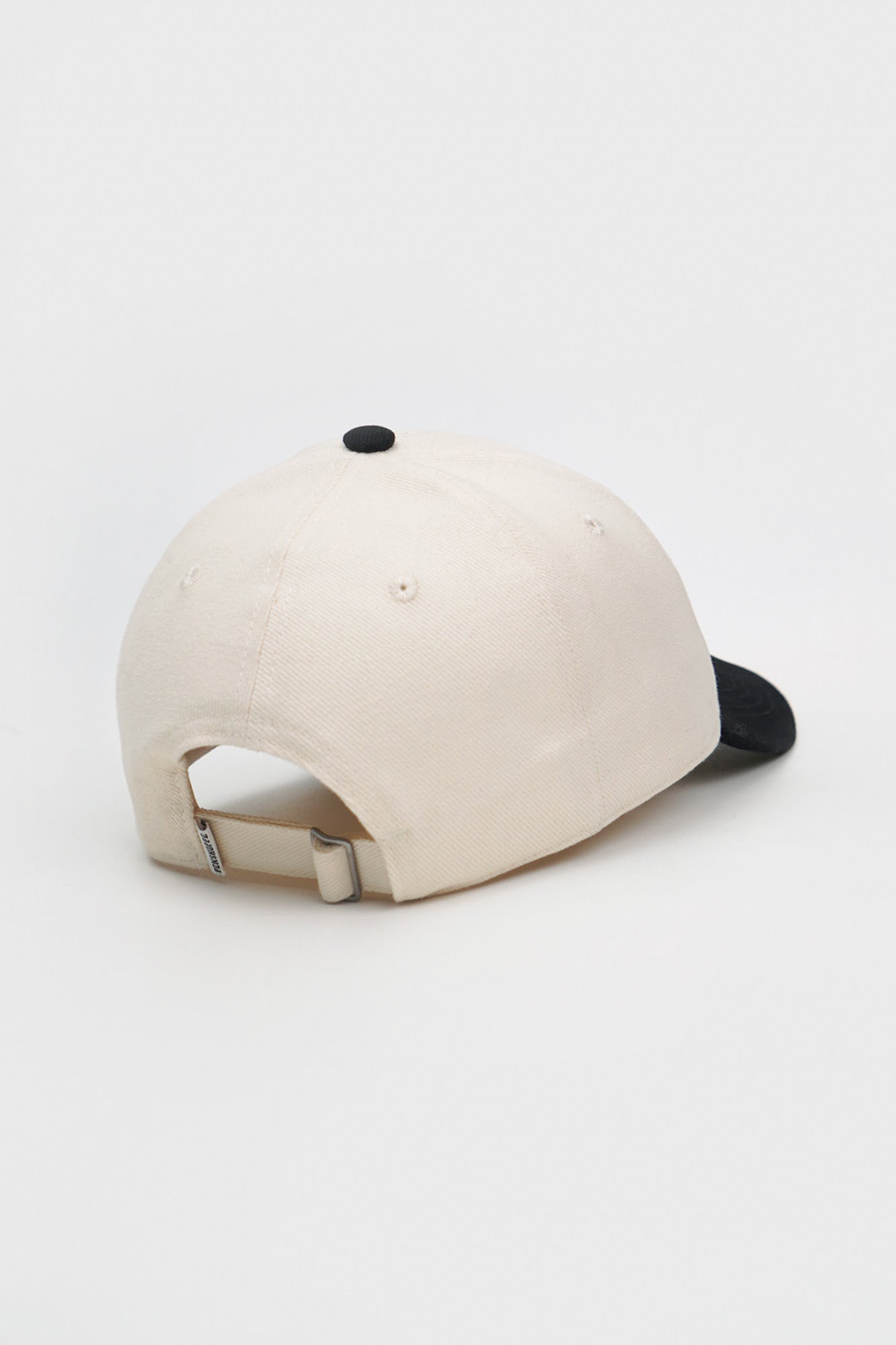 FR2キャップ　Random Embroidery Flat Visor Cap FR2キャップ Random Embroidery Flat Visor Cap