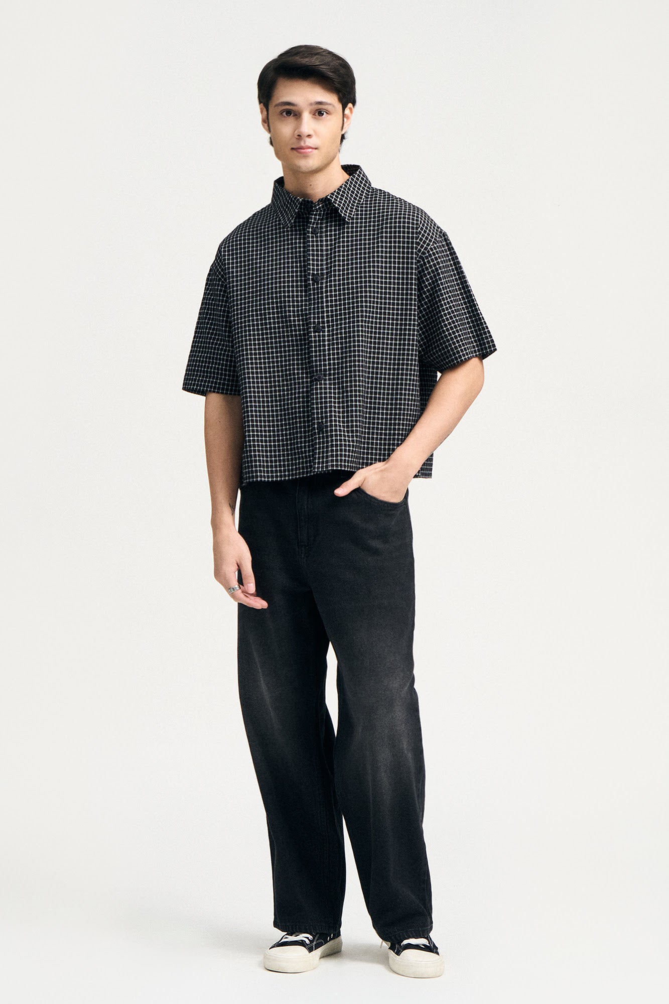 988163-Black (1).jpg