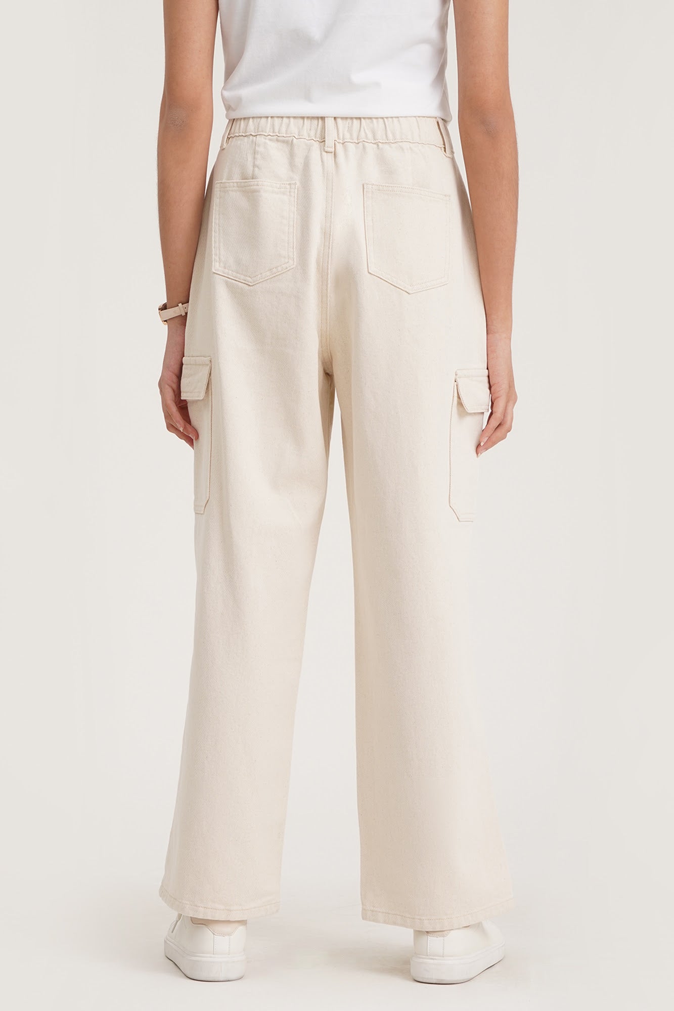 988491-Off White (2).jpg