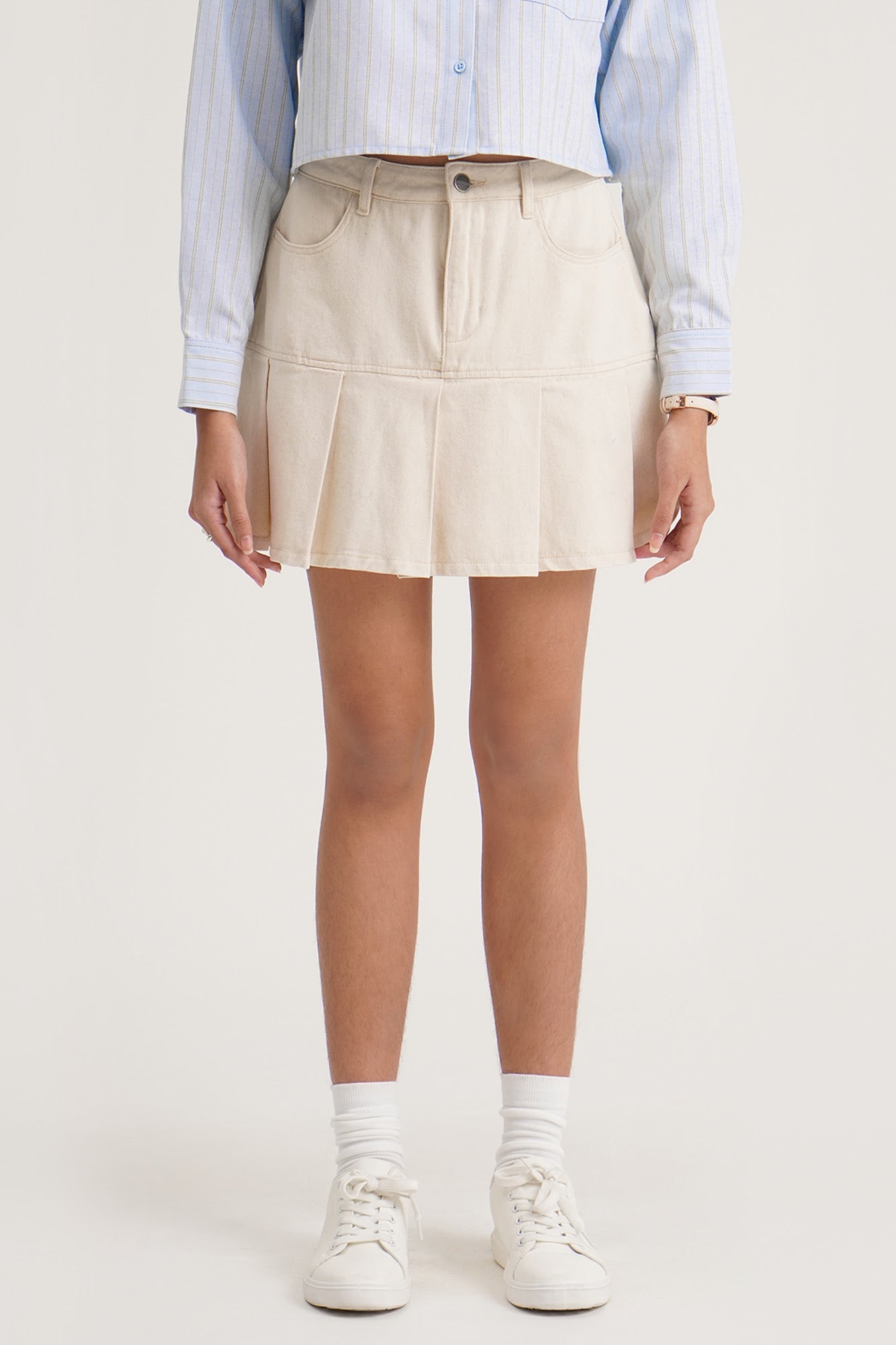 988492-Off White (1).jpg