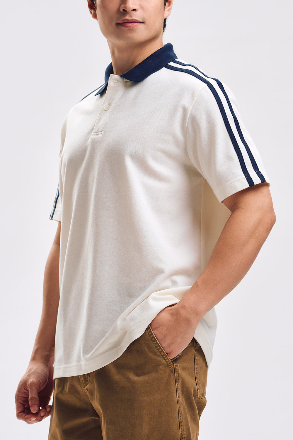 988652-Off White (2).jpg