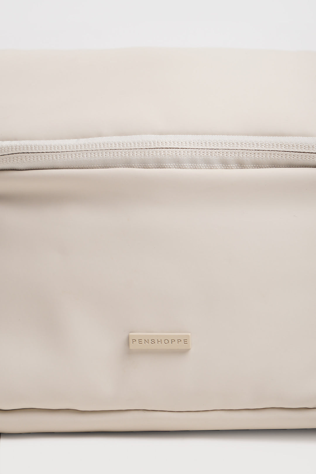 988883-Off White (1).jpg