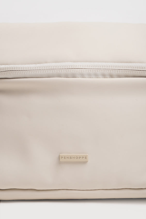 988883-Off White (1).jpg