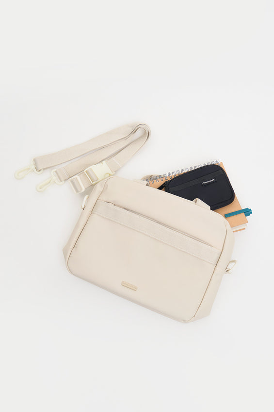 988885-Off White (1).jpg