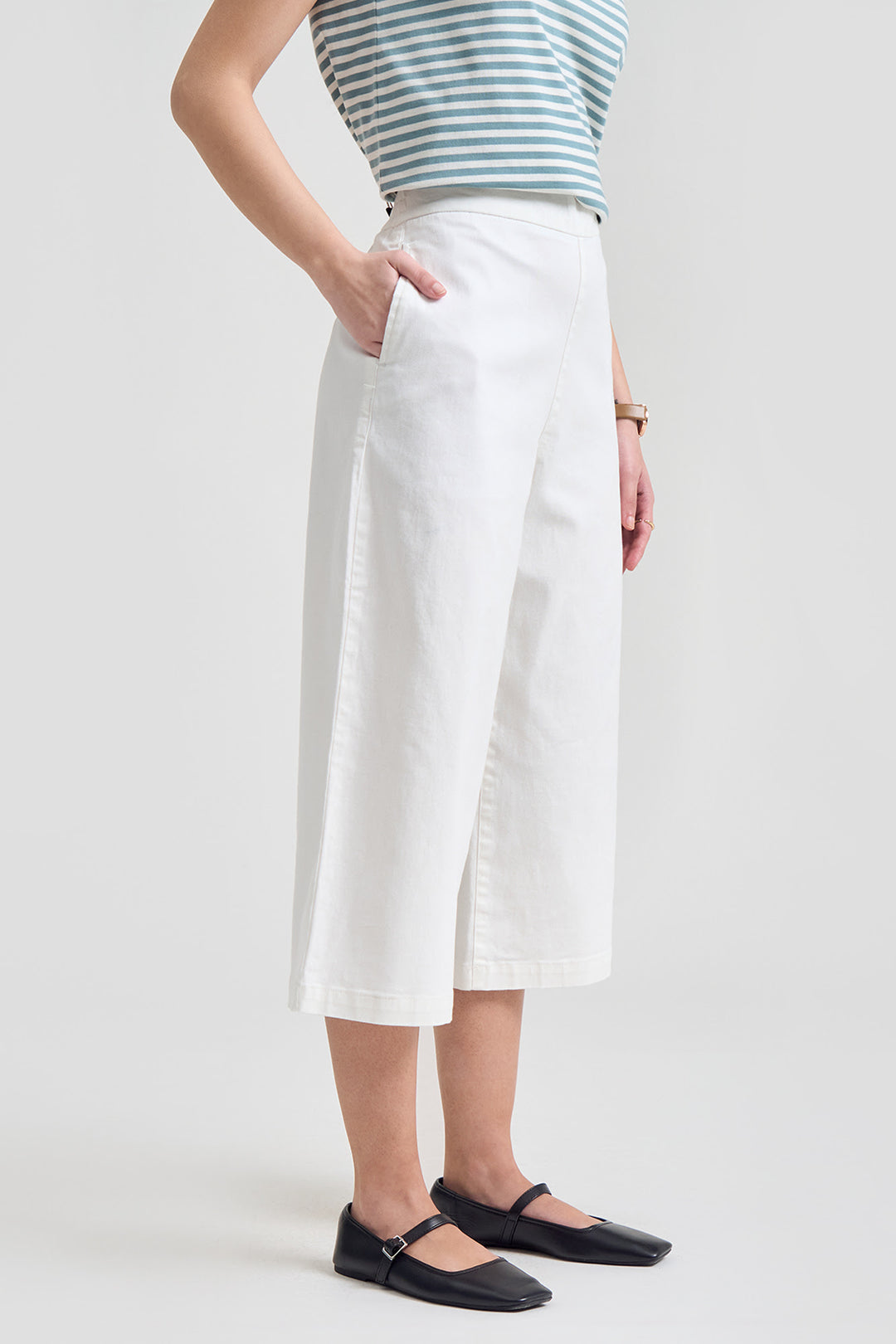 989060-White (4).jpg