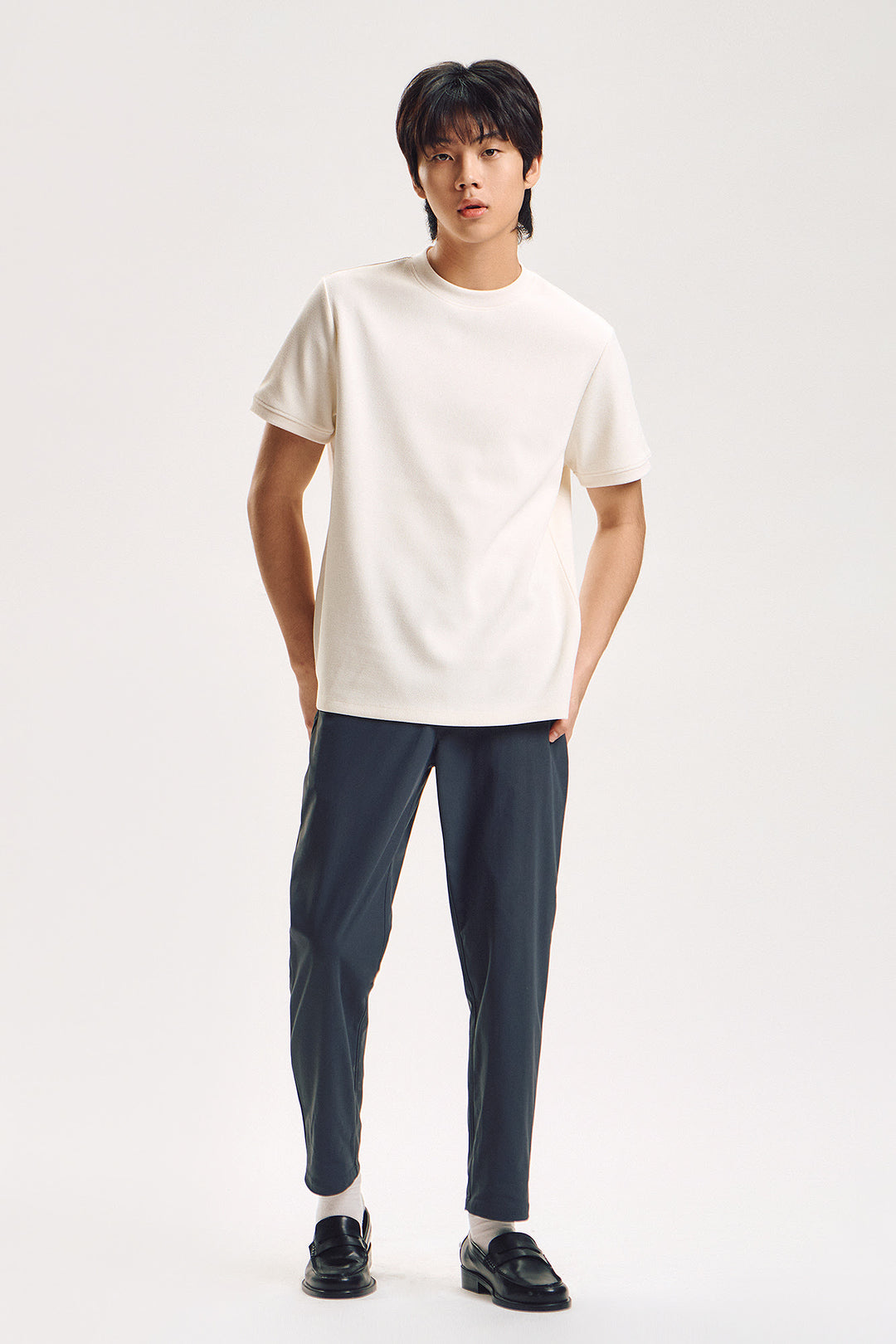 989194-Off White (1).jpg
