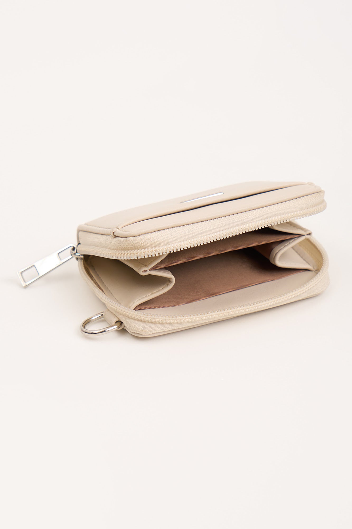 989227-Off White (3).jpg