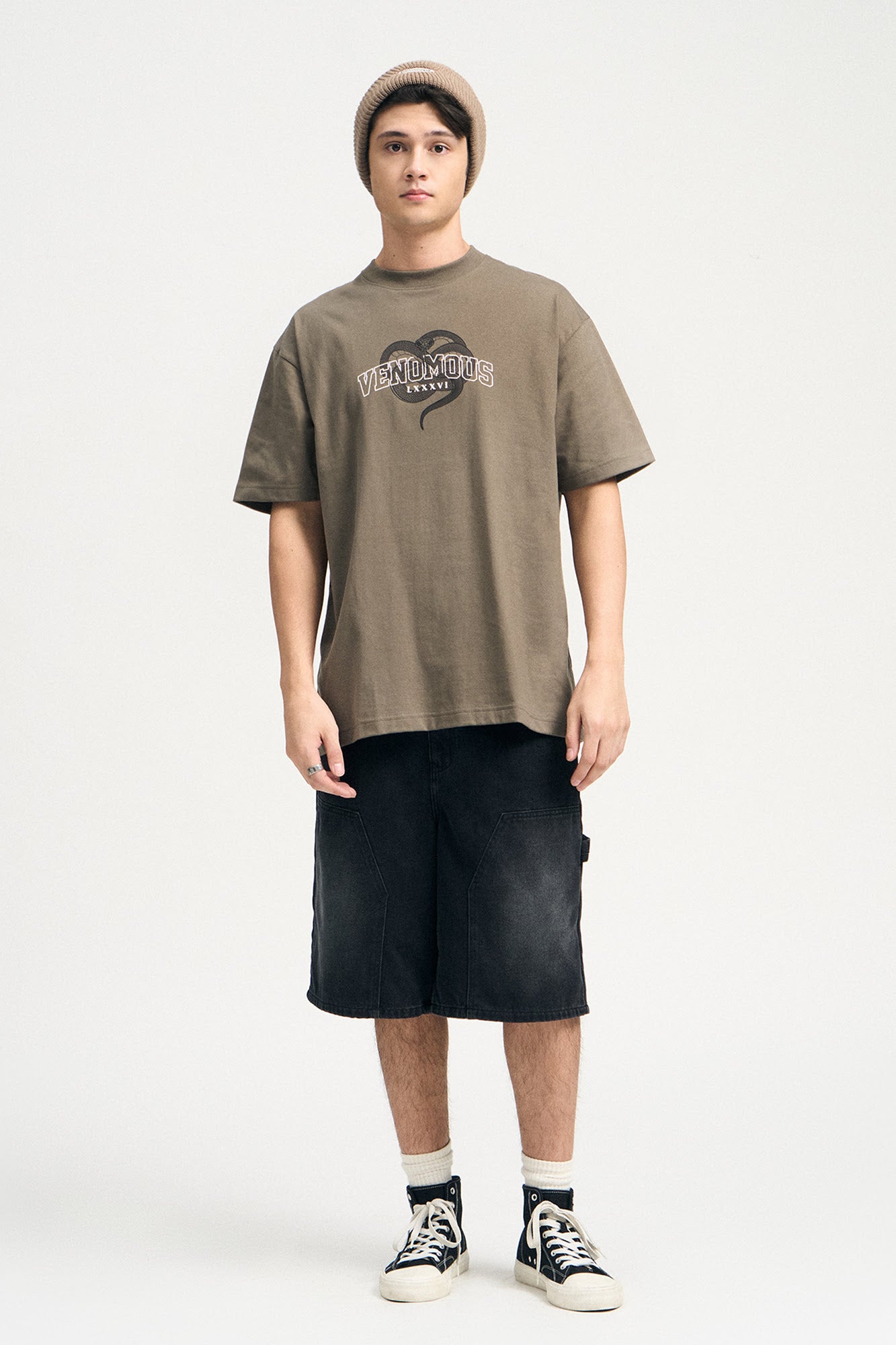Venomous Relaxed Fit Graphic T-Shirt – PENSHOPPE