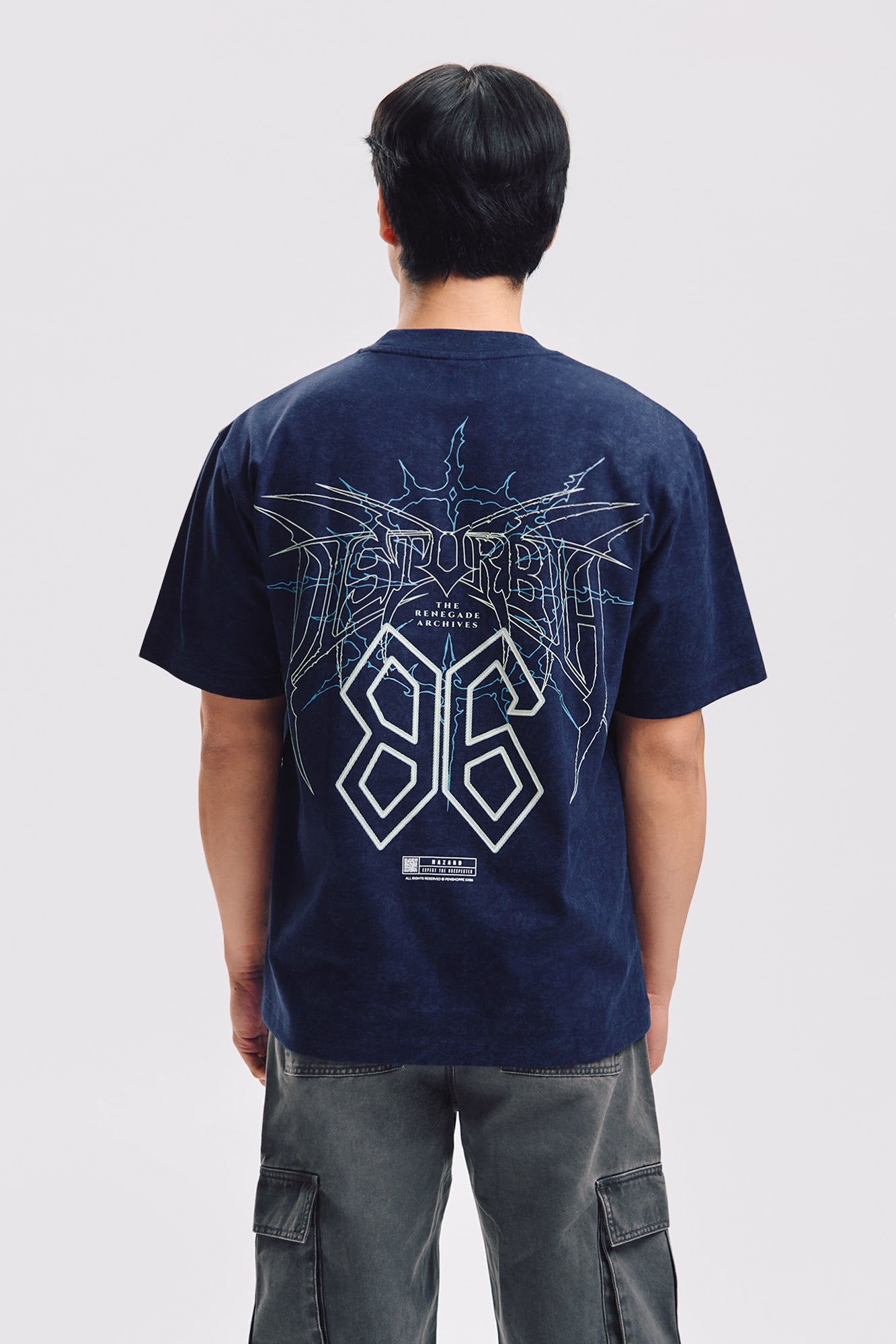 Disturbia Relaxed Graphic T-Shirt – PENSHOPPE