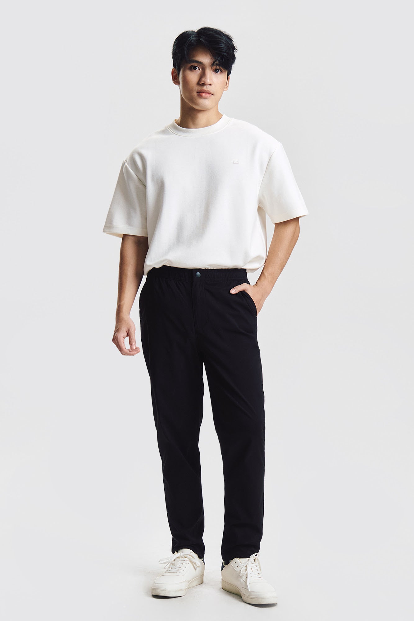 Essentials Lite Move Slim Fit Pants