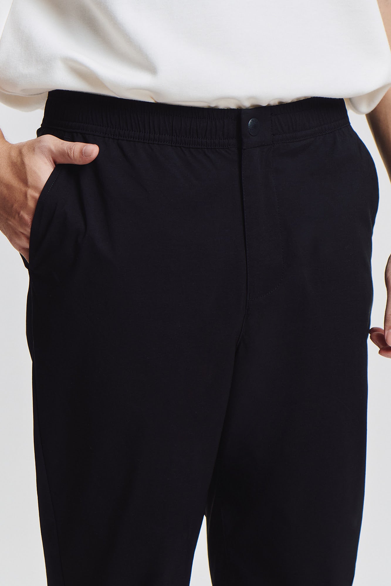 Essentials Lite Move Slim Fit Pants