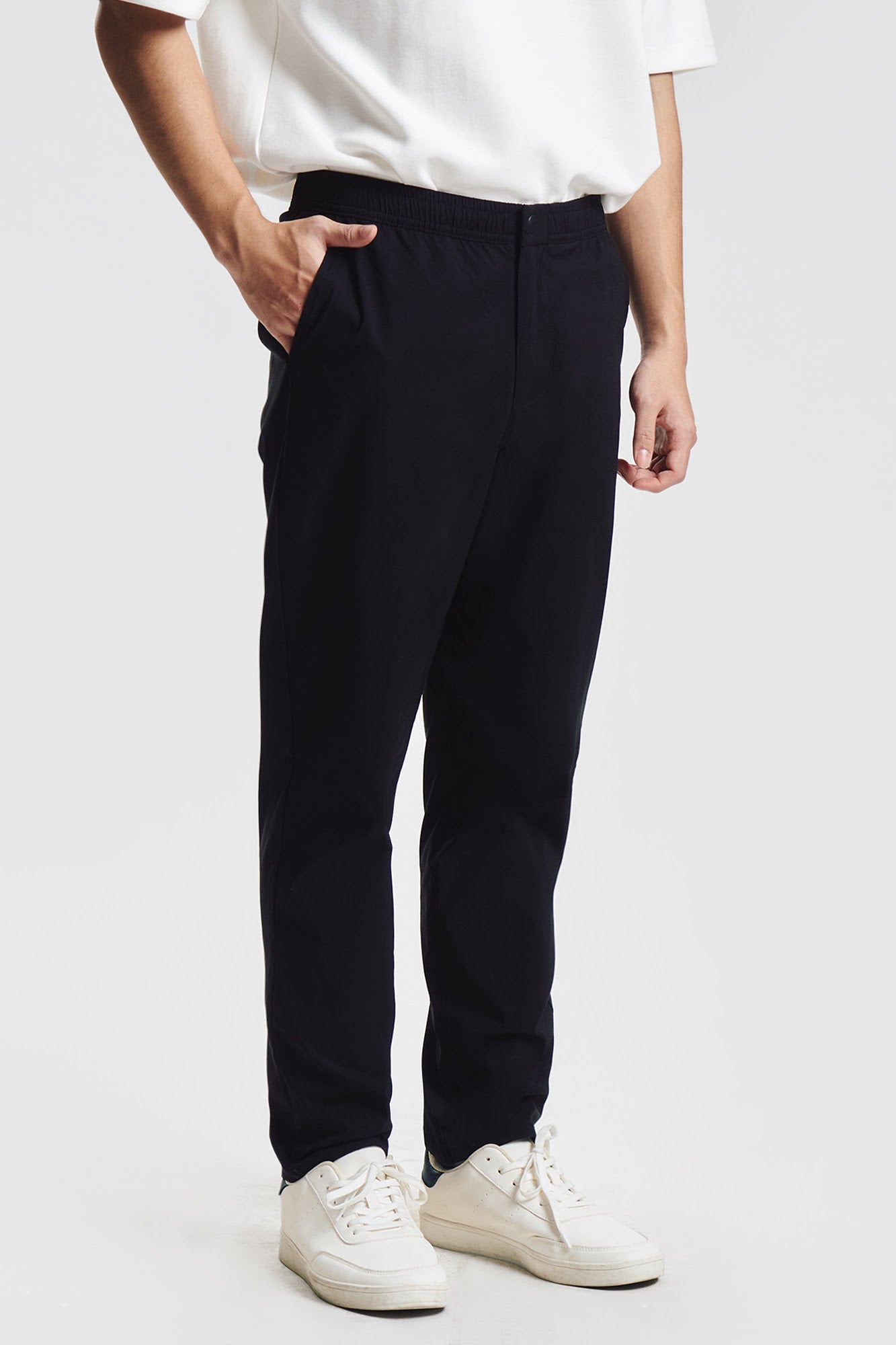 Essentials Lite Move Slim Fit Pants