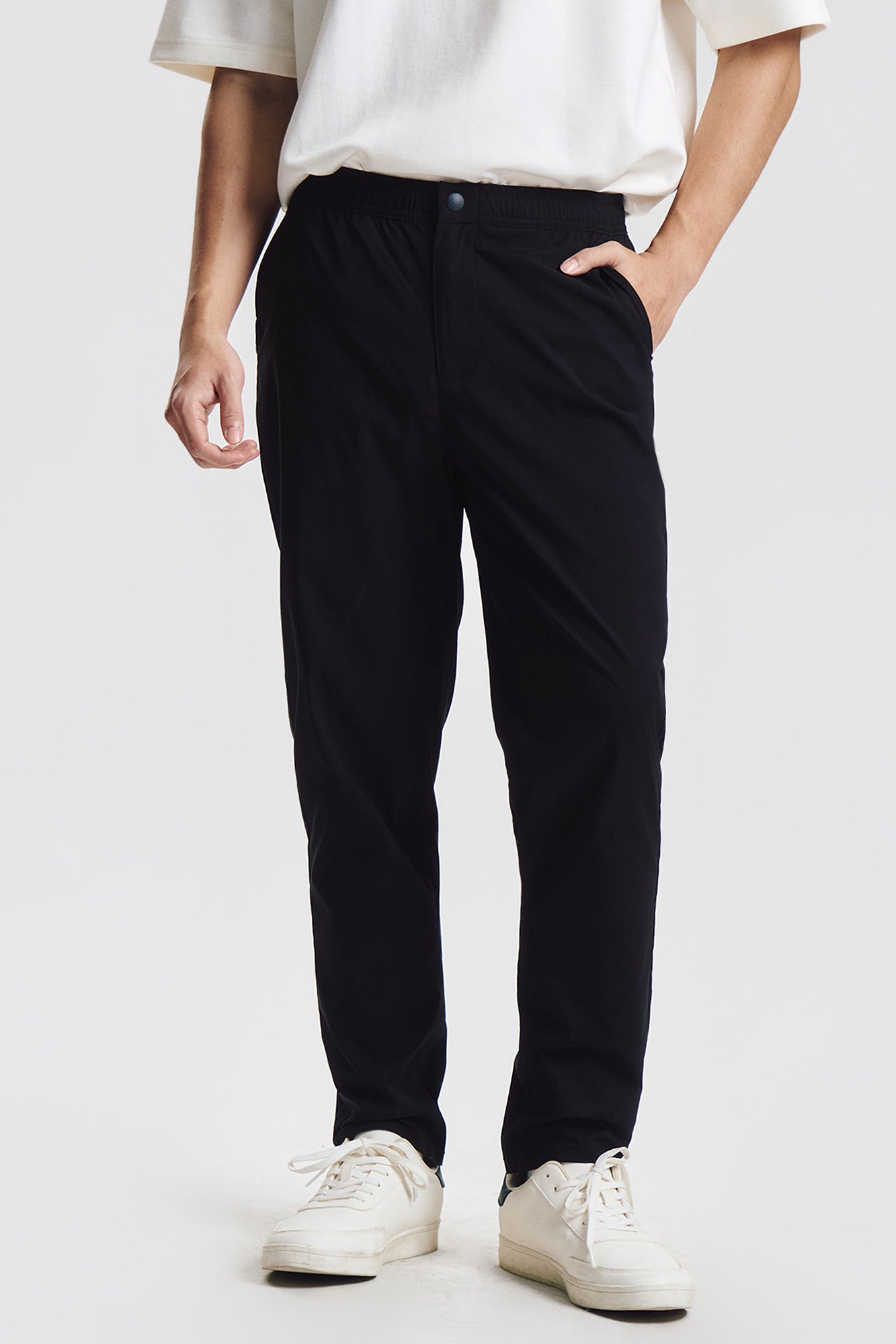 Essentials Lite Move Slim Fit Pants