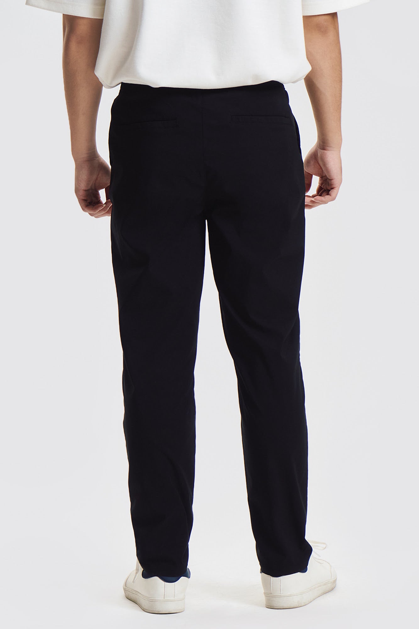Essentials Lite Move Slim Fit Pants