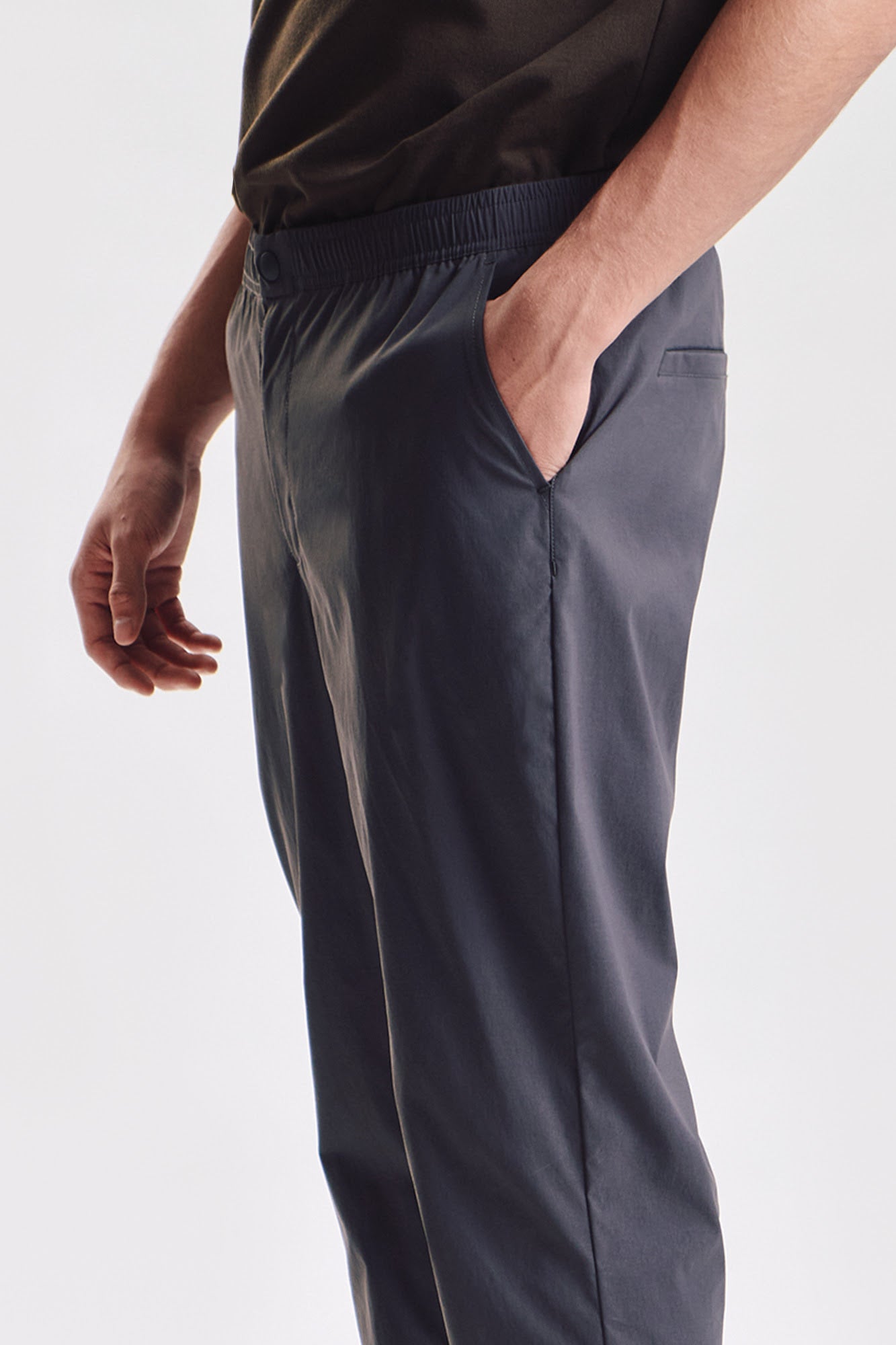 Essentials Lite Move Slim Fit Pants