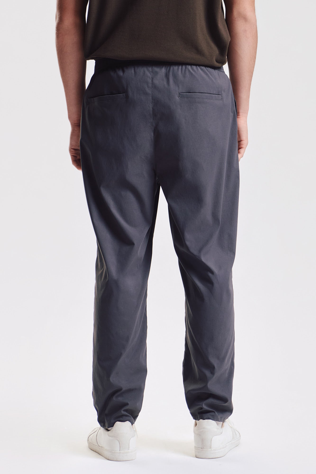 Essentials Lite Move Slim Fit Pants
