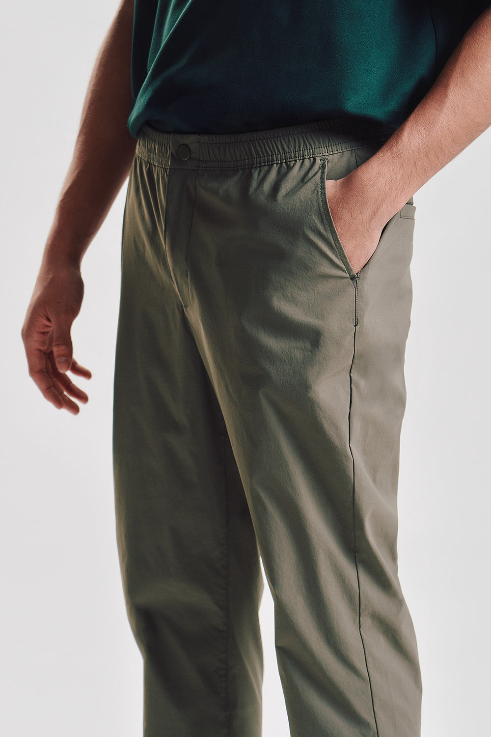 Essentials Lite Move Slim Fit Pants
