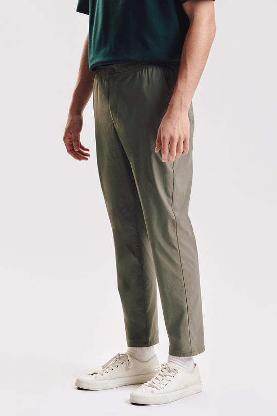 Essentials Lite Move Slim Fit Pants