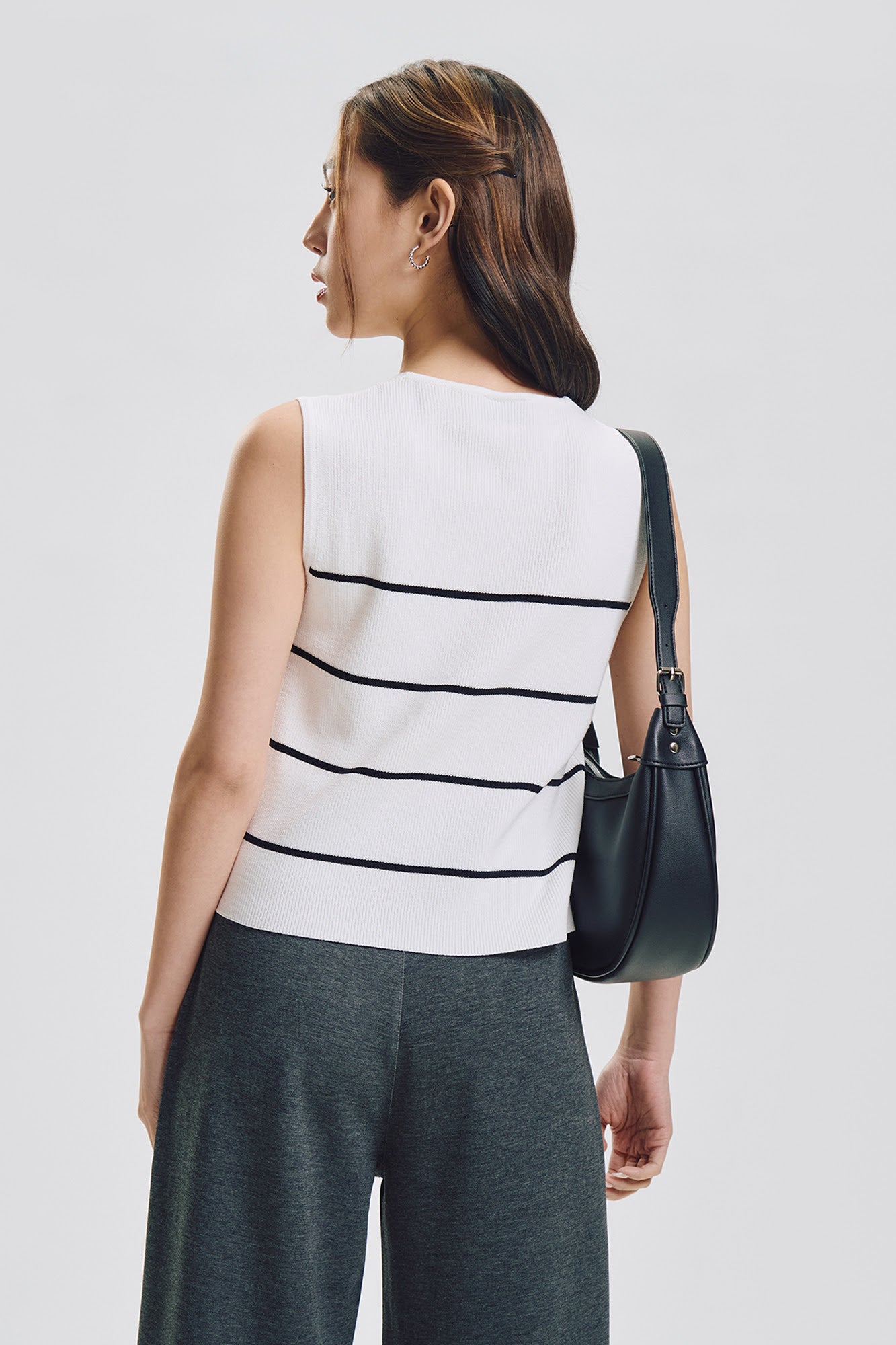 989630-Off White (1).jpg