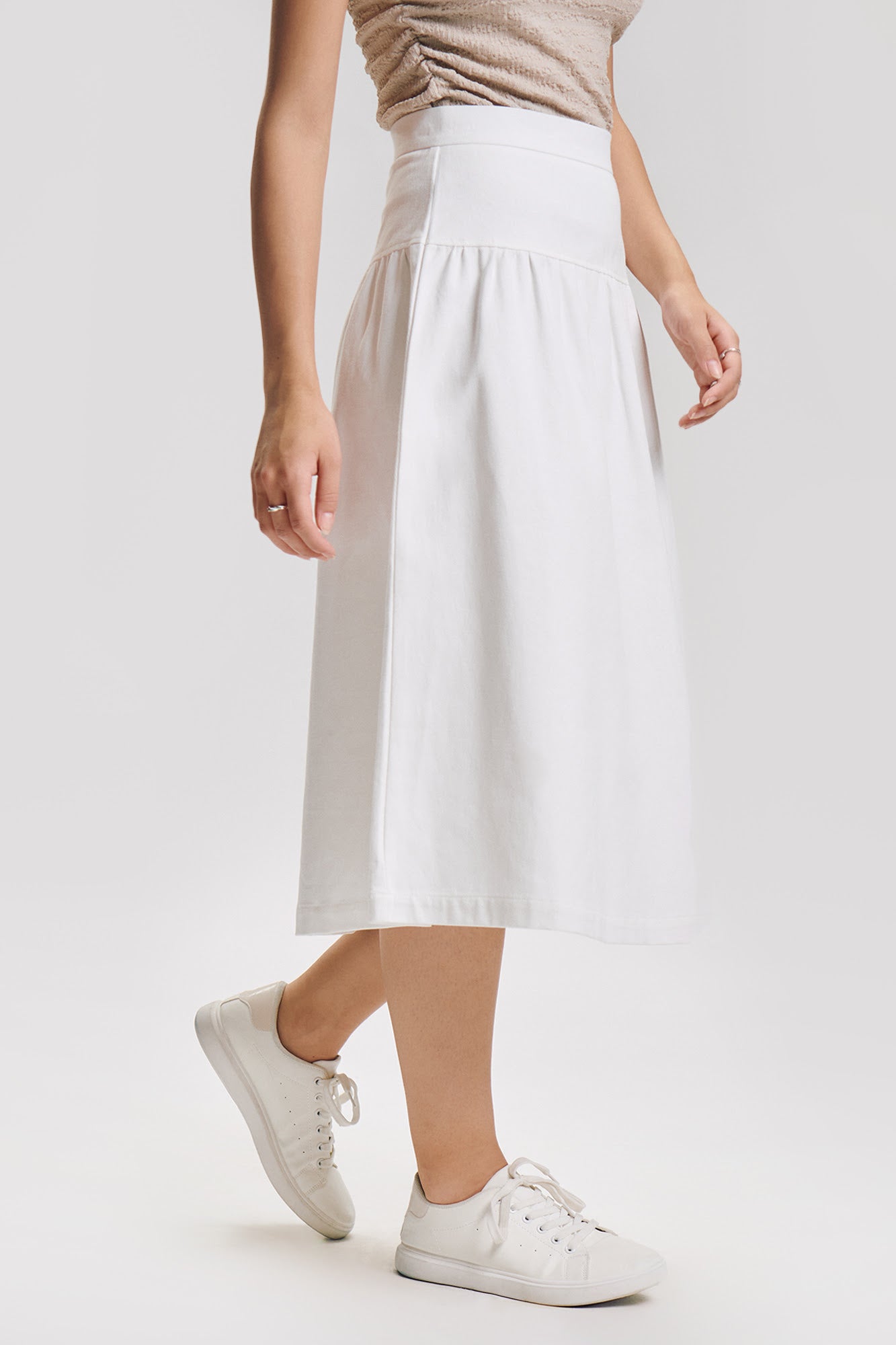 989647-White (2).jpg