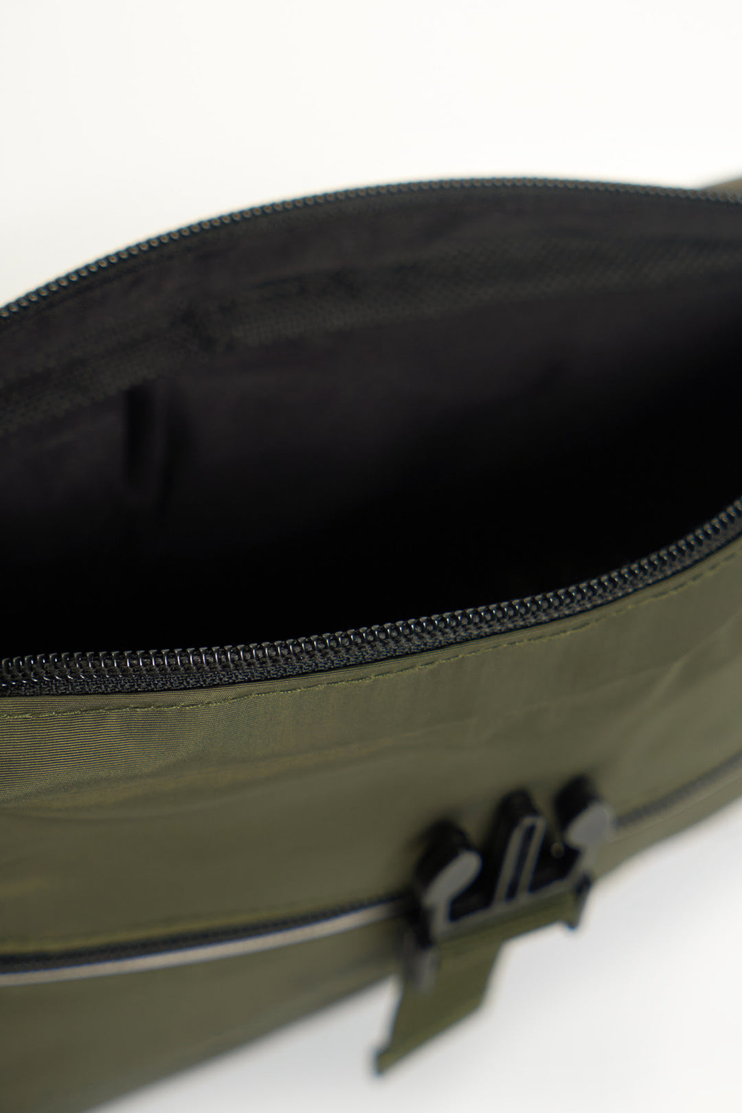 989891-Olive (3).jpg