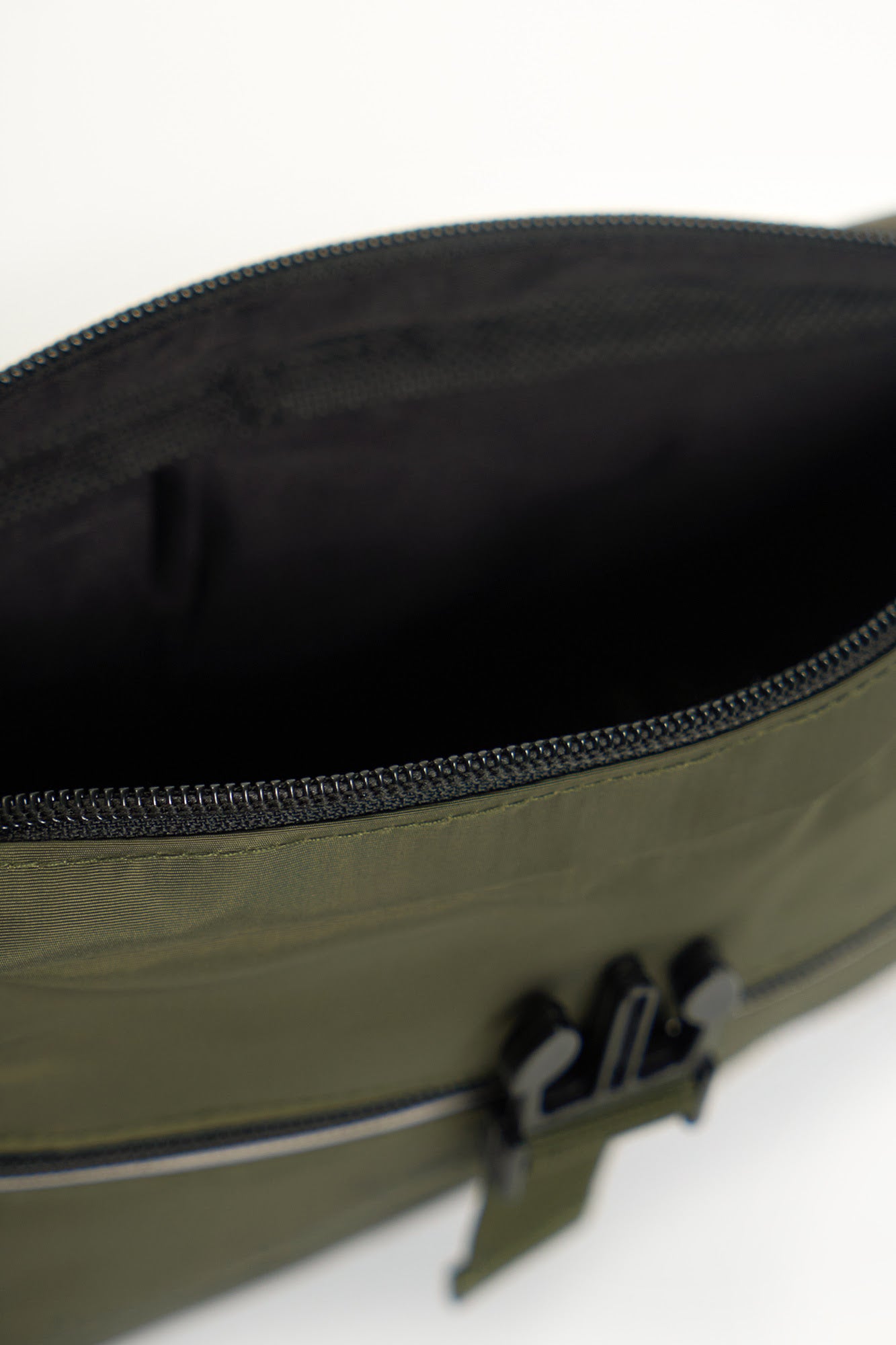 989891-Olive (3).jpg