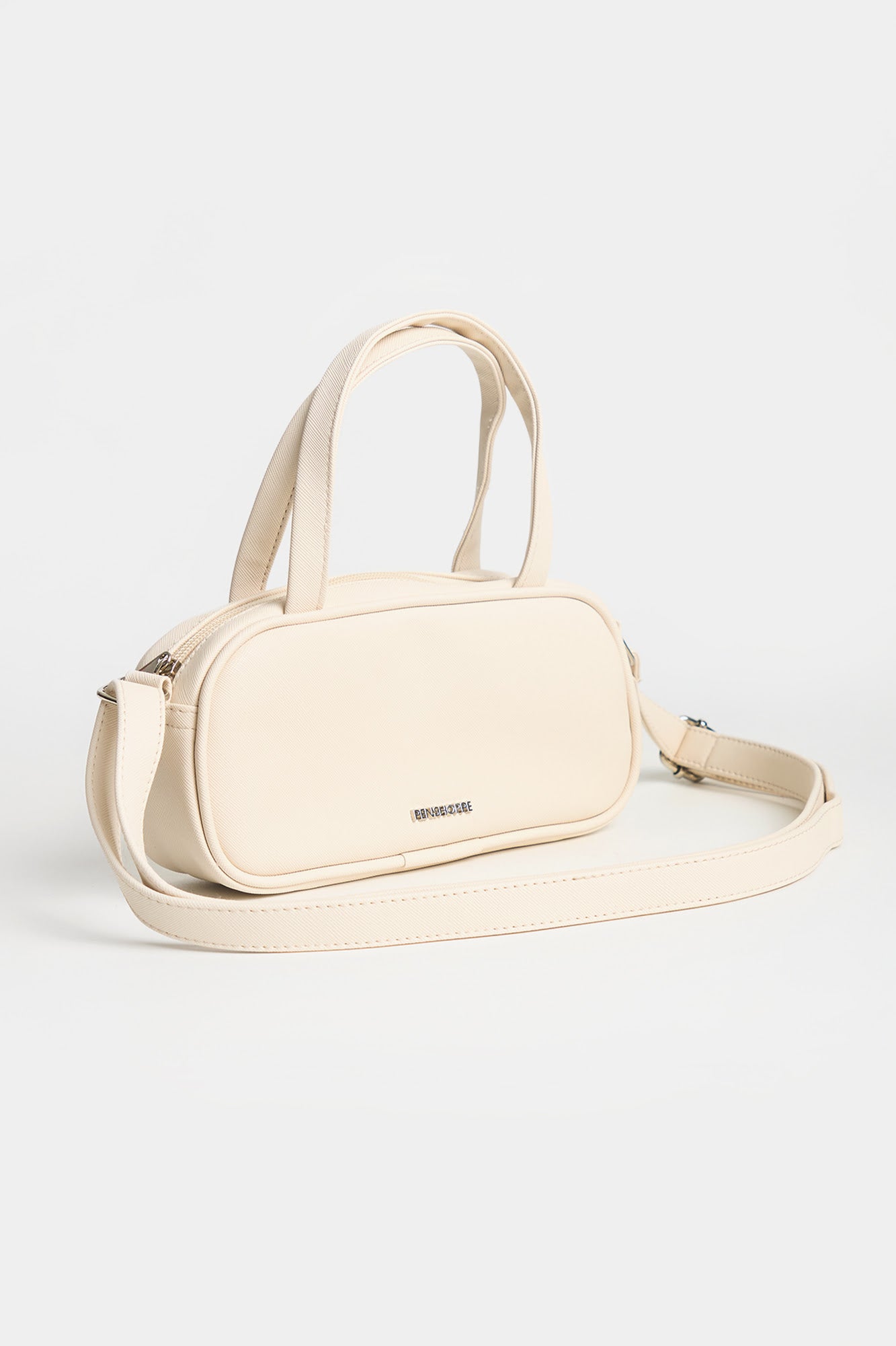 989933-Off White (3).jpg