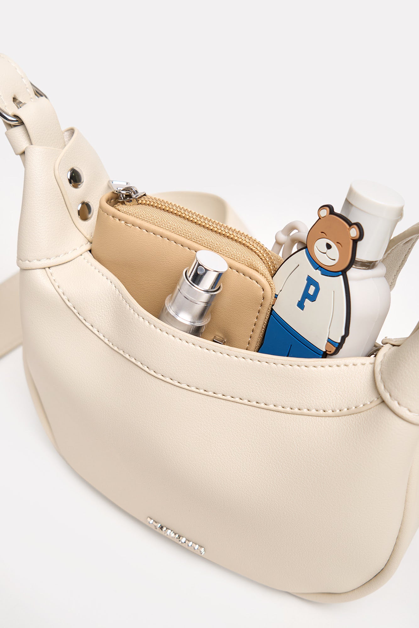 989934-Off White (1).jpg