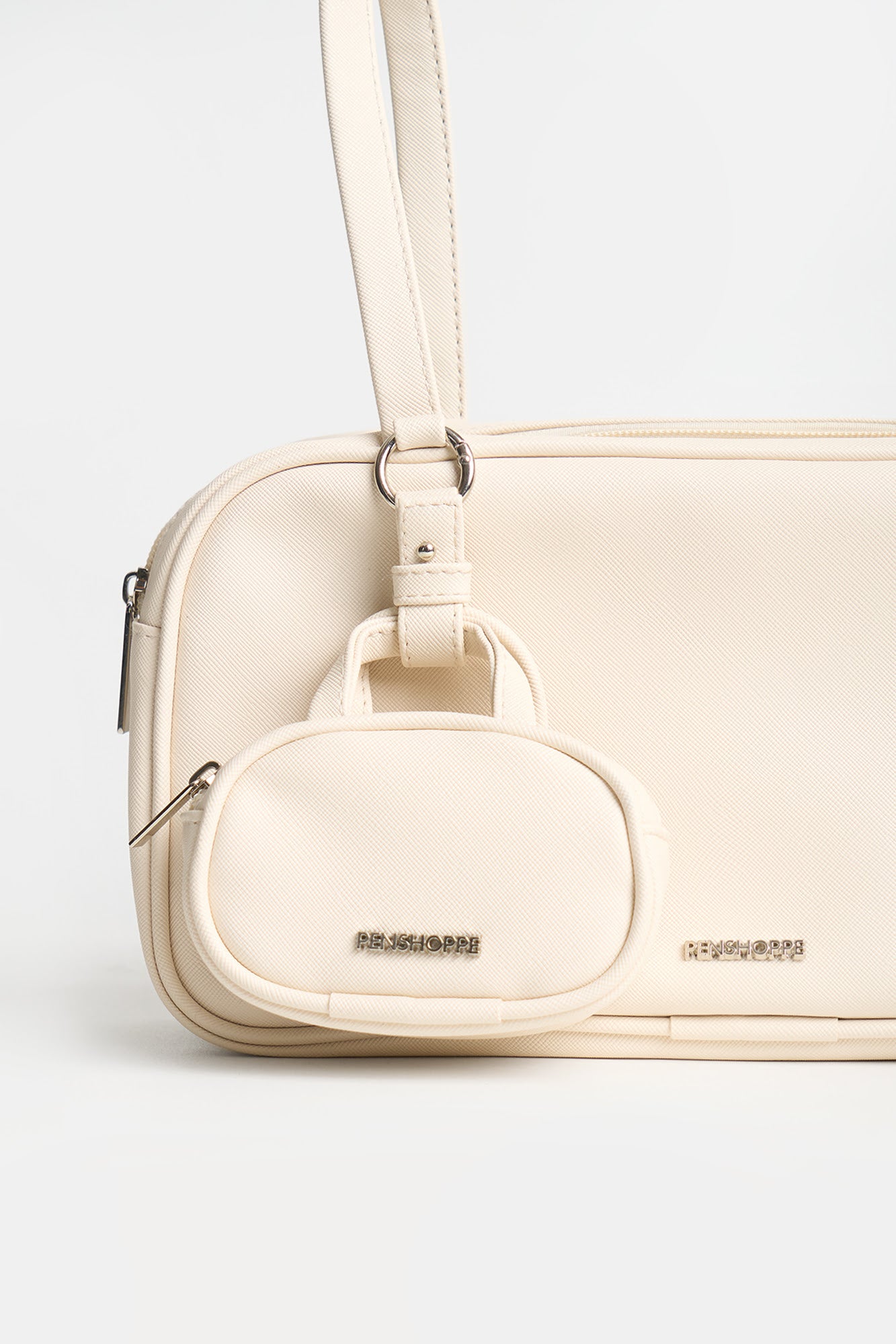 989936-Off White (2).jpg