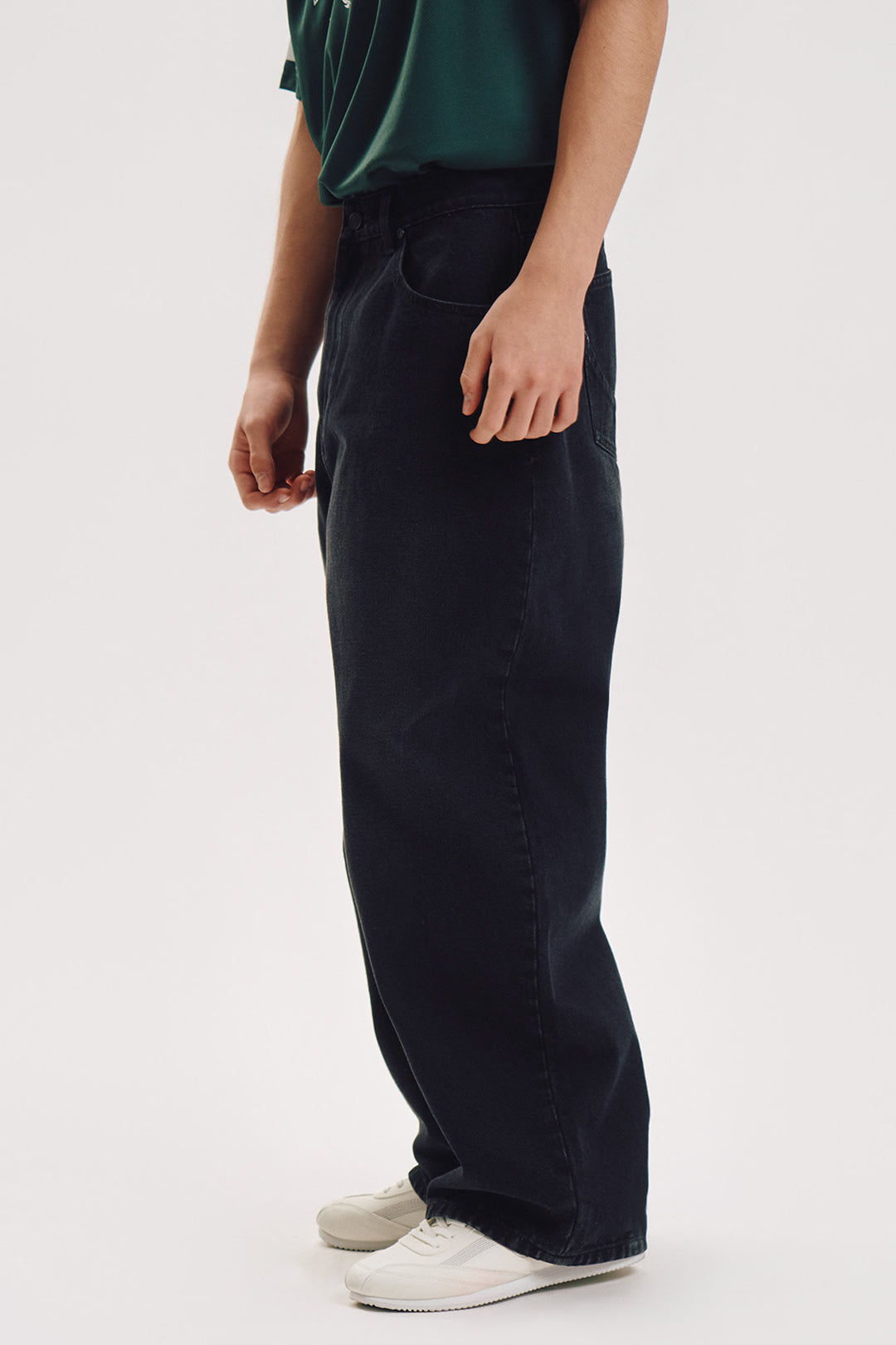 990004-Black (1).jpg