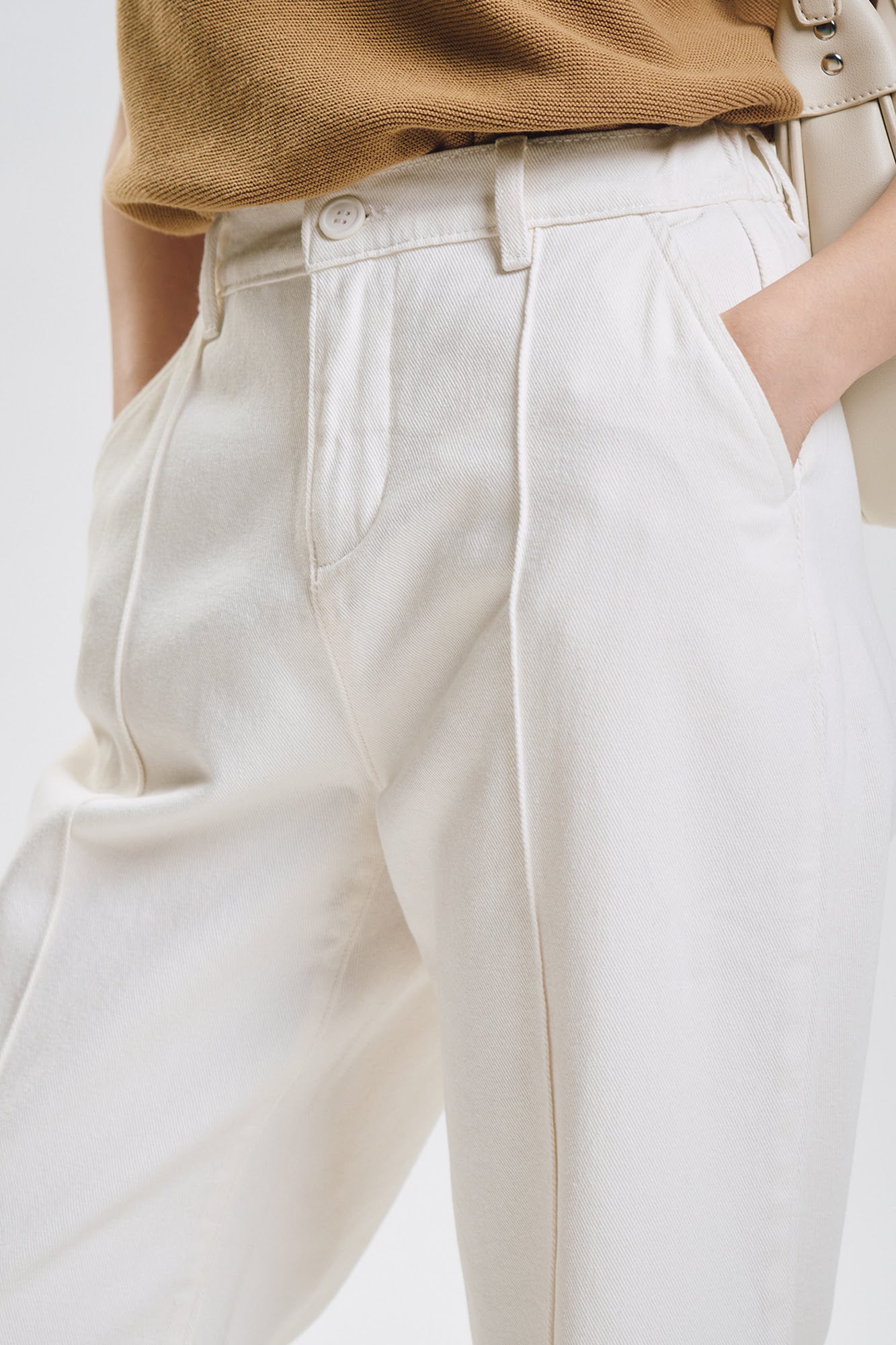 990068-White (1).jpg